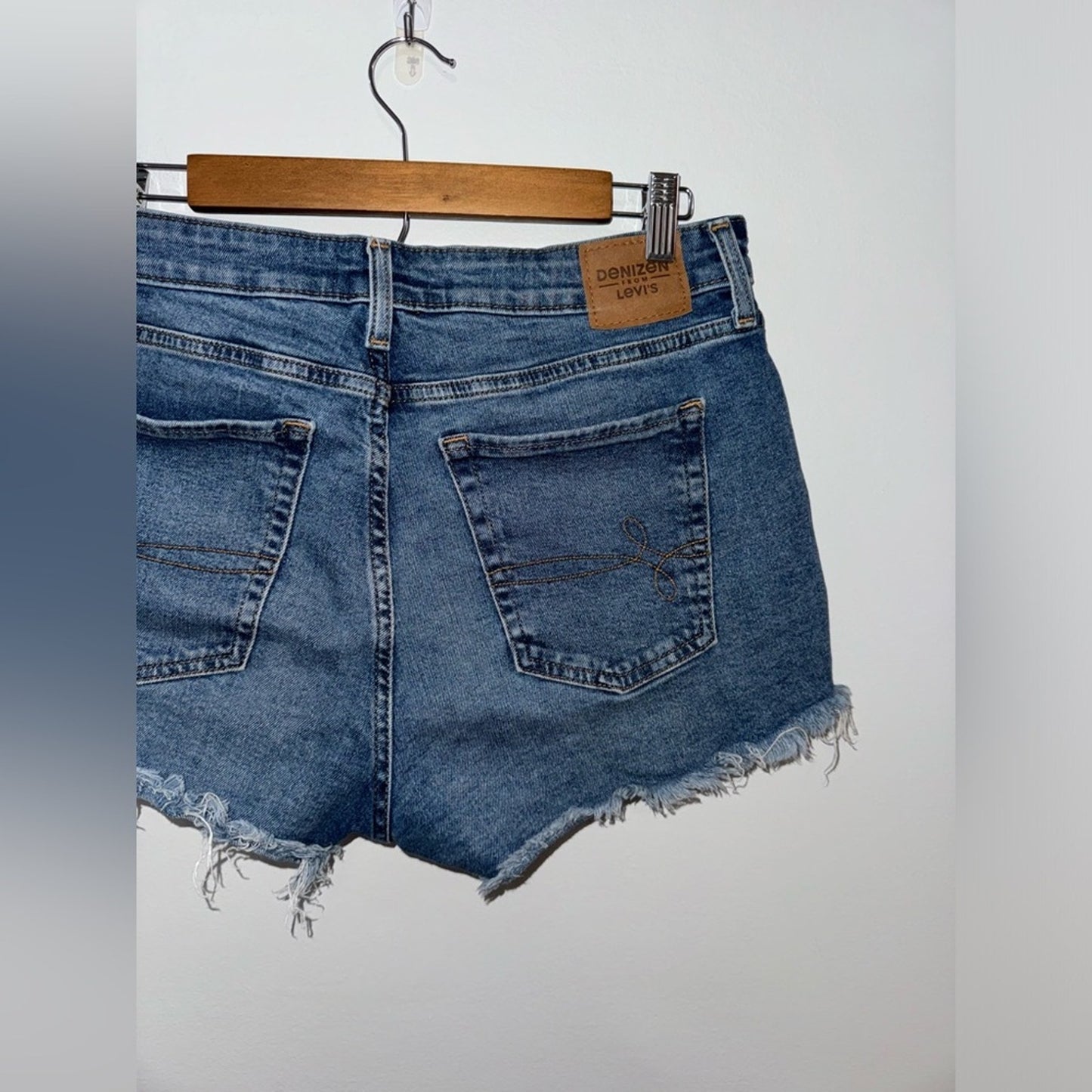 Pre-Owned Size 12 Denizen from Levi’s Blue High Rise Shorts