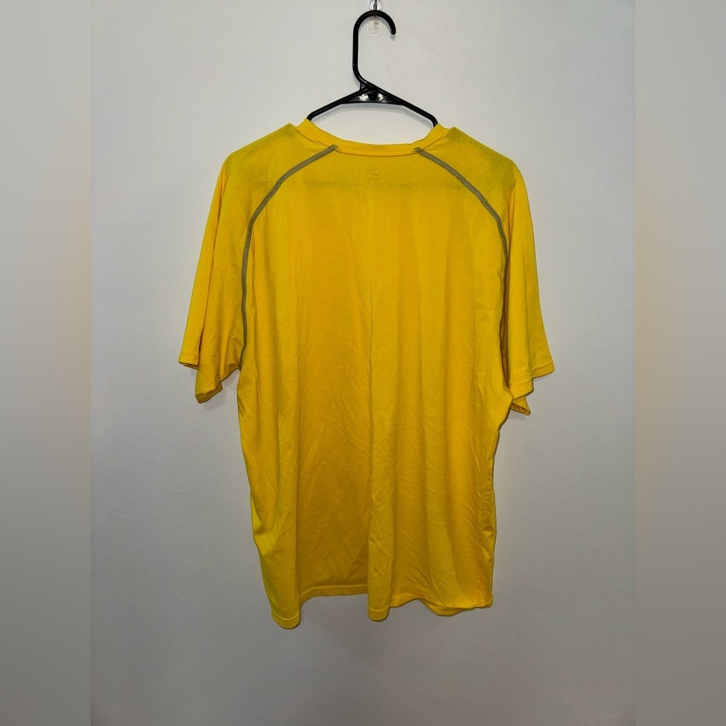 Pre-Owned XL Nike Team Vintage Yellow and Grey Dri-Fit T-Shirt