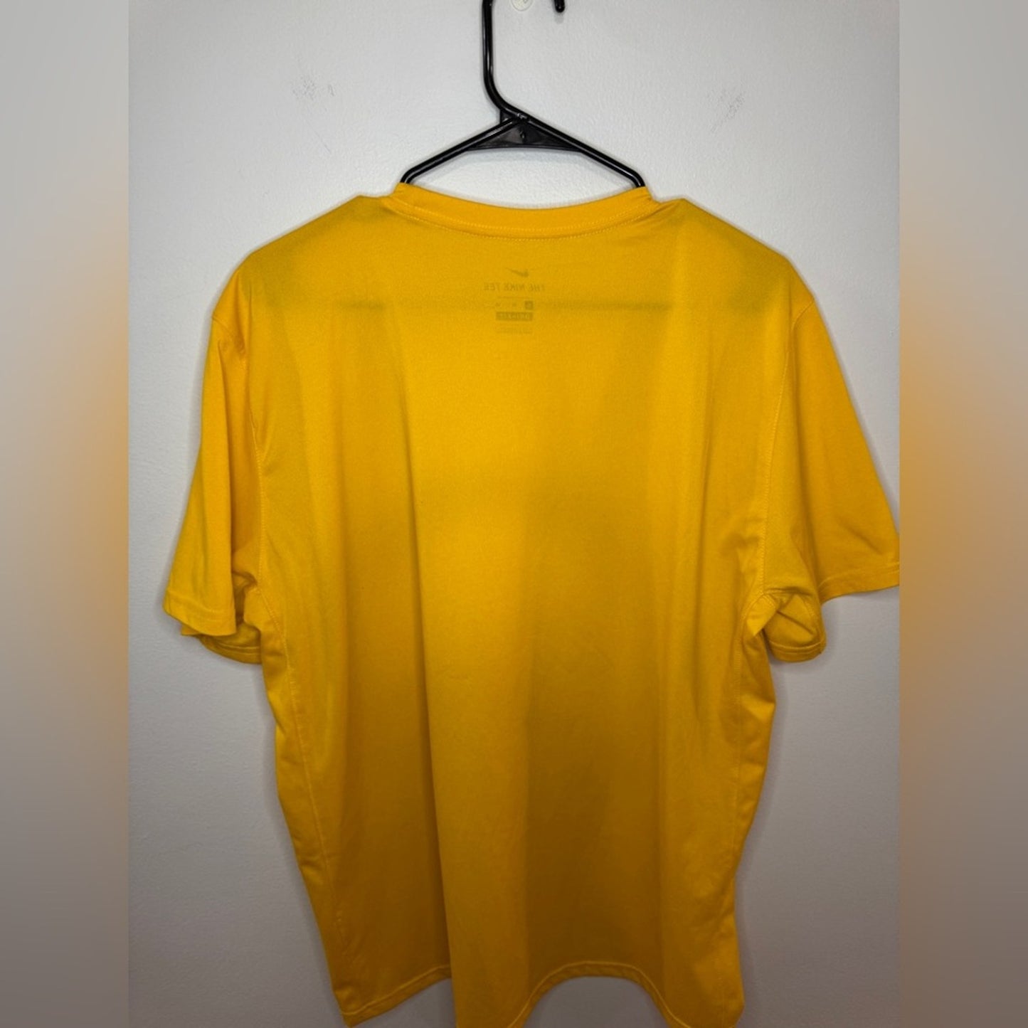 Pre-Owned XL Nike Yellow Dri-Fit The Nike Tee T-Shirt