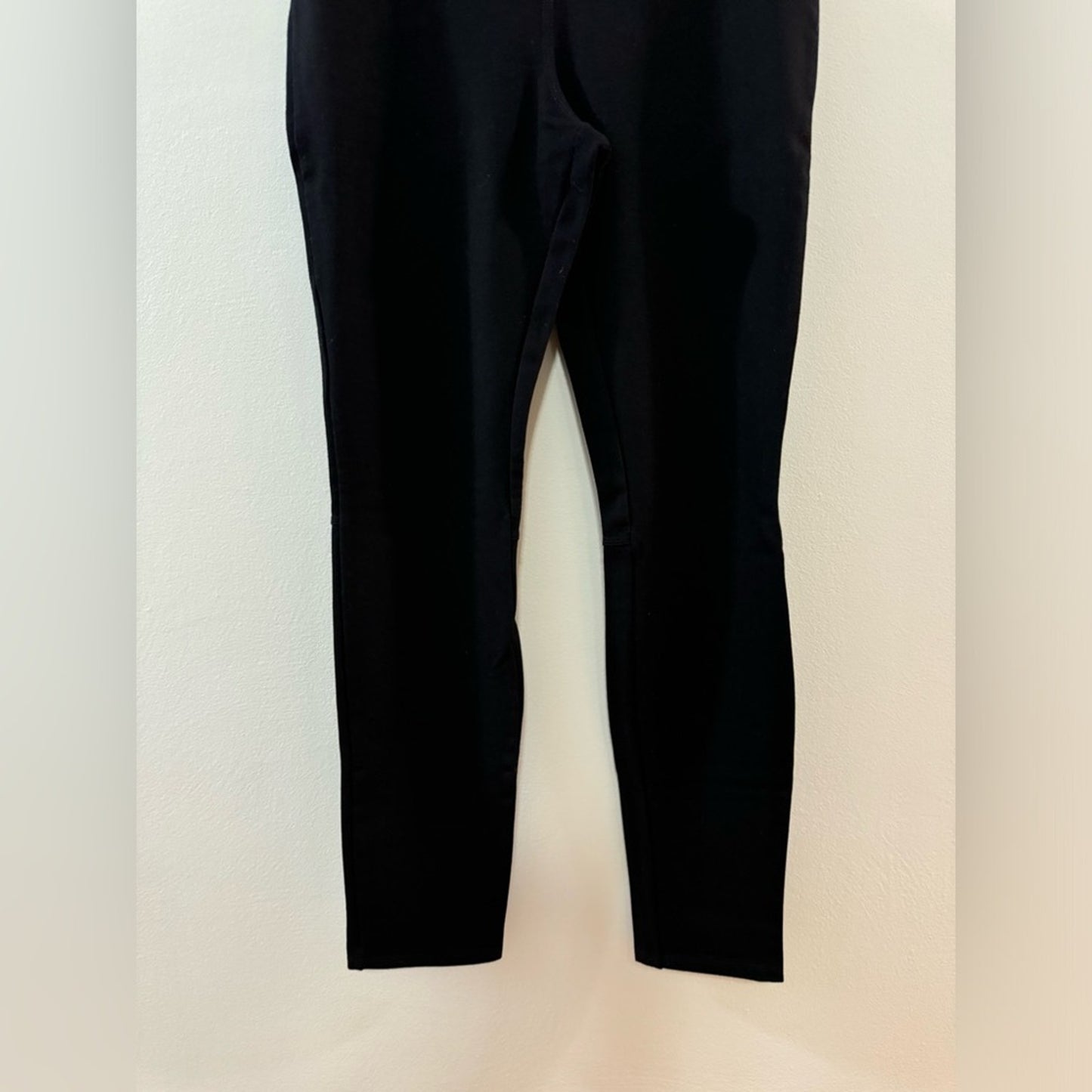 Pre-Owned MD Max Studio Black Pants