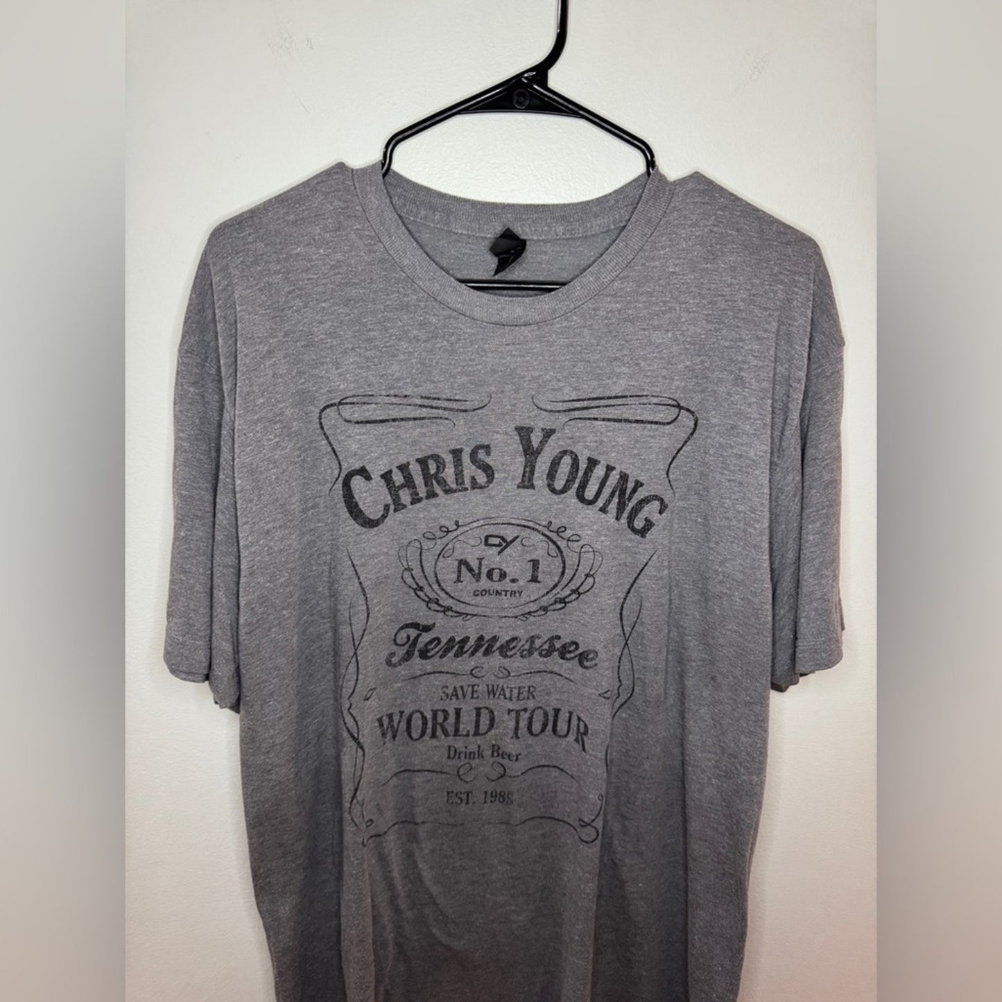 Pre-Owned XL Chris Young Save Water Drink Beer World Tour 2018 Band T-Shirt