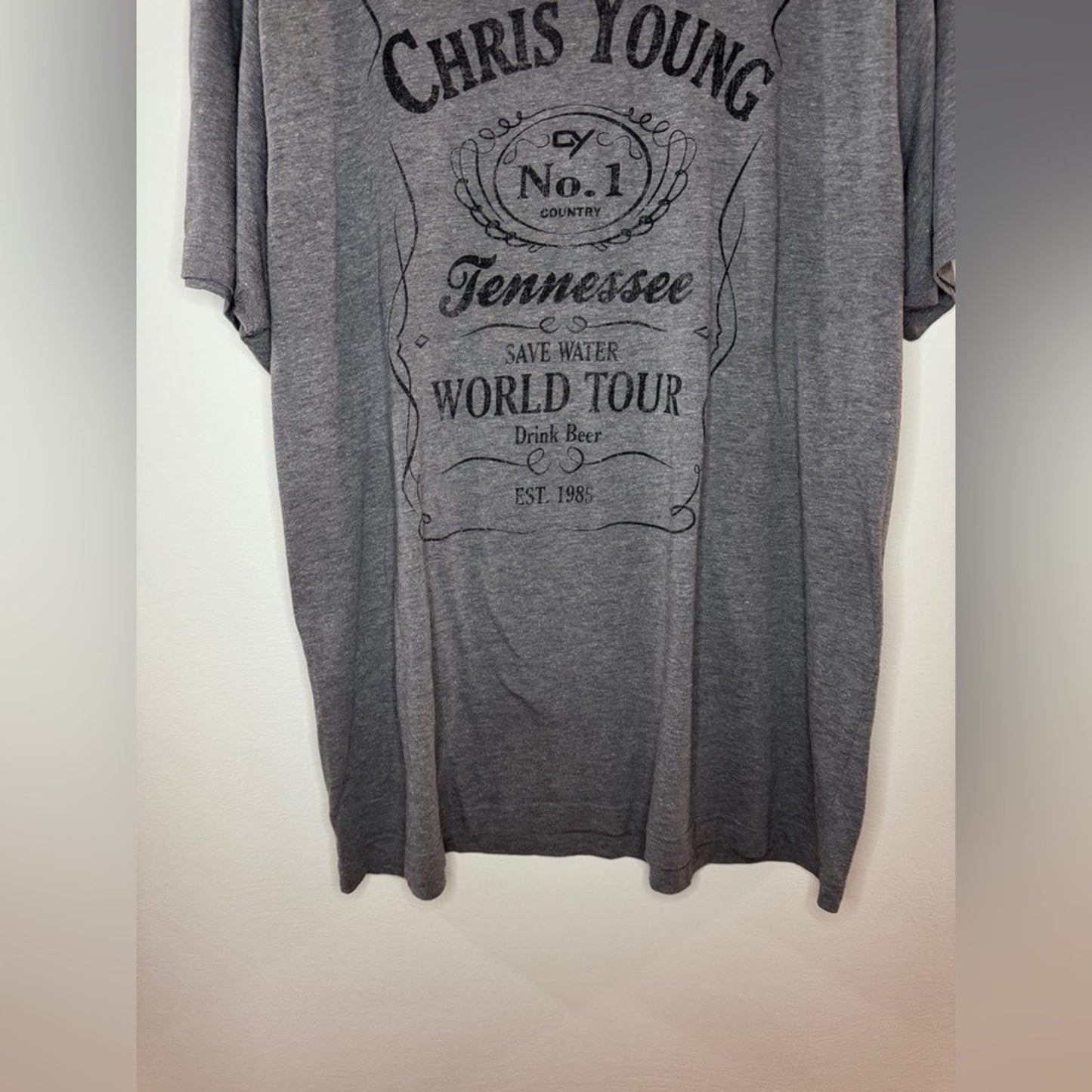 Pre-Owned XL Chris Young Save Water Drink Beer World Tour 2018 Band T-Shirt