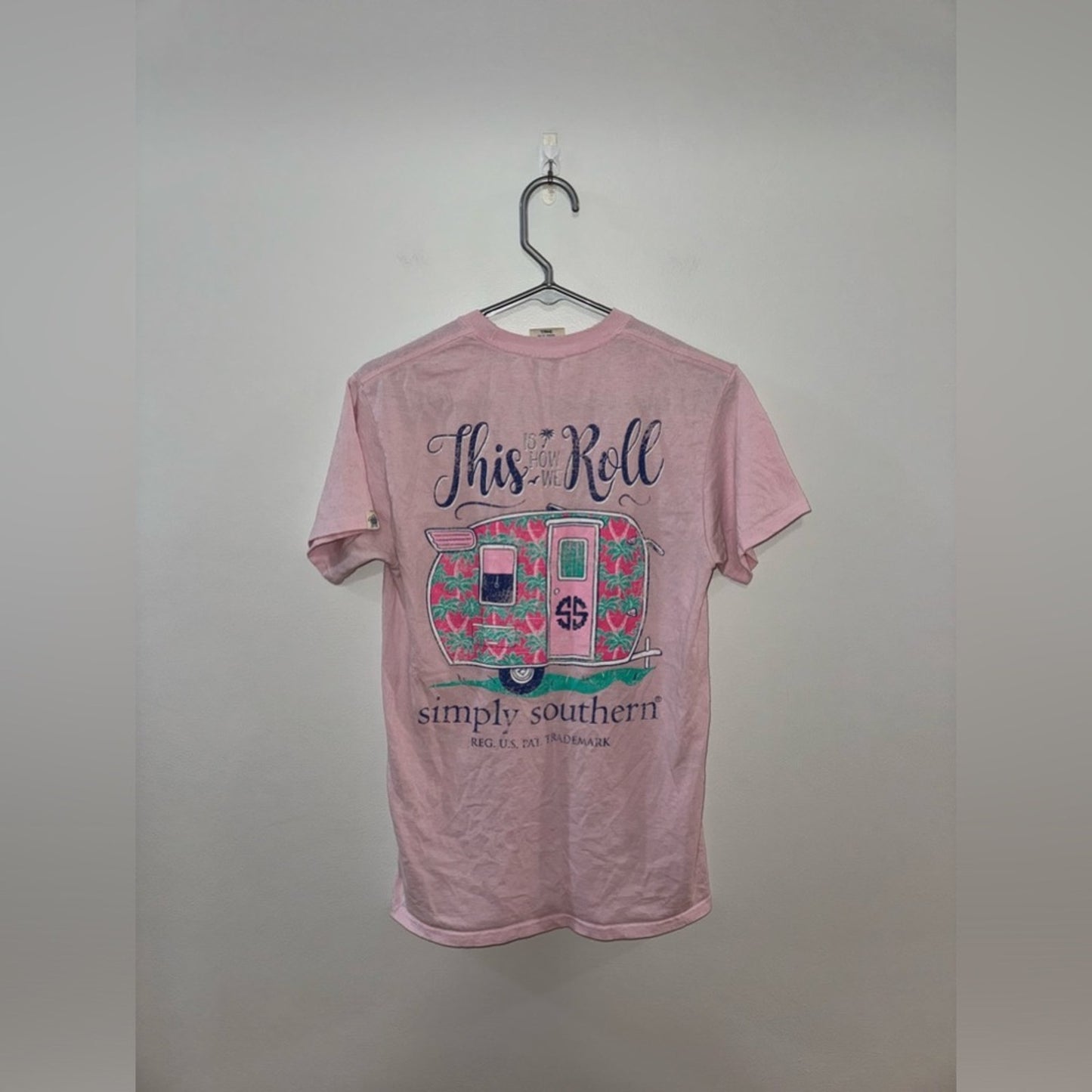 Pre-Owned SM Simply Southern Pink “This is how we roll” Short Sleeve T-Shirt