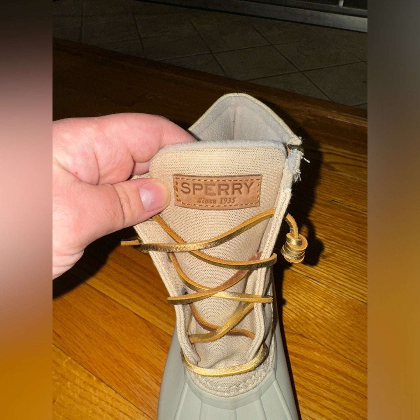 Pre-Owned Size 8.5W Sperry Saltwater Waterproof Duck Boots in Oat/Gold