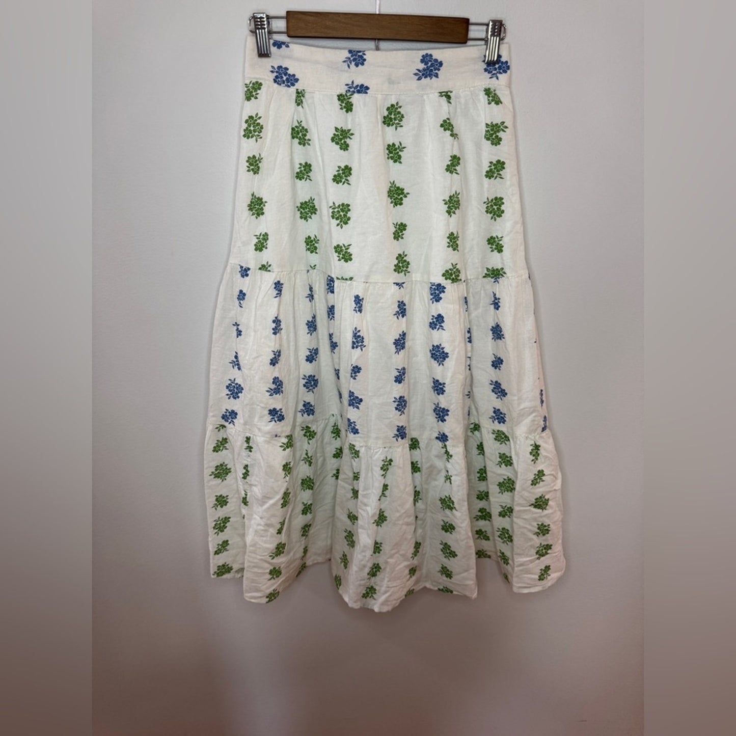 BNWOT SM American Eagle White with Blue and Green Flowers Long Skirt