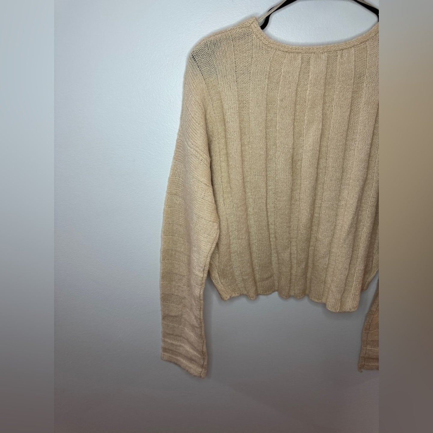 Pre-Owned MD Hyfve Knitted V-Neck Cropped Sweater