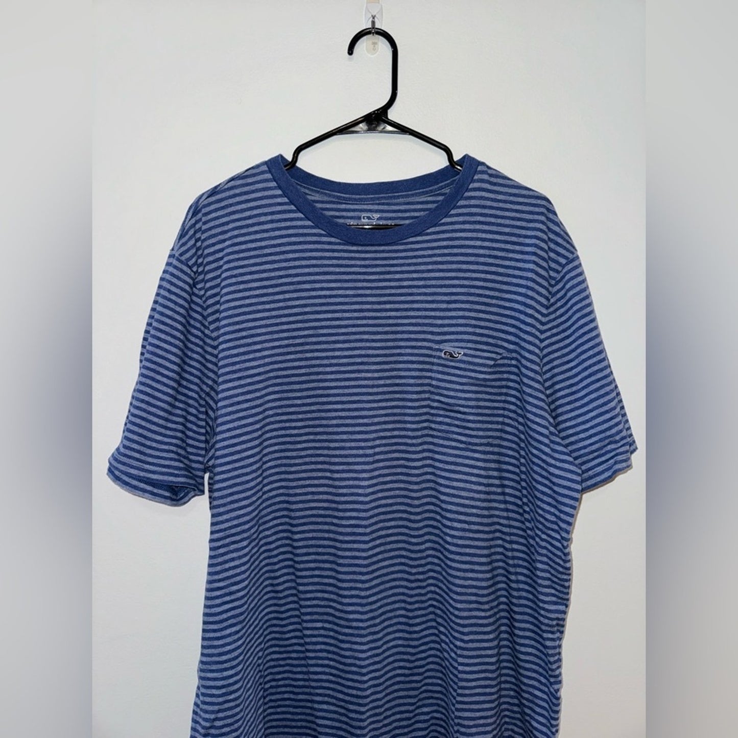 Pre-Owned LG Vineyard Vines Blue Striped Pocket T-Shirt