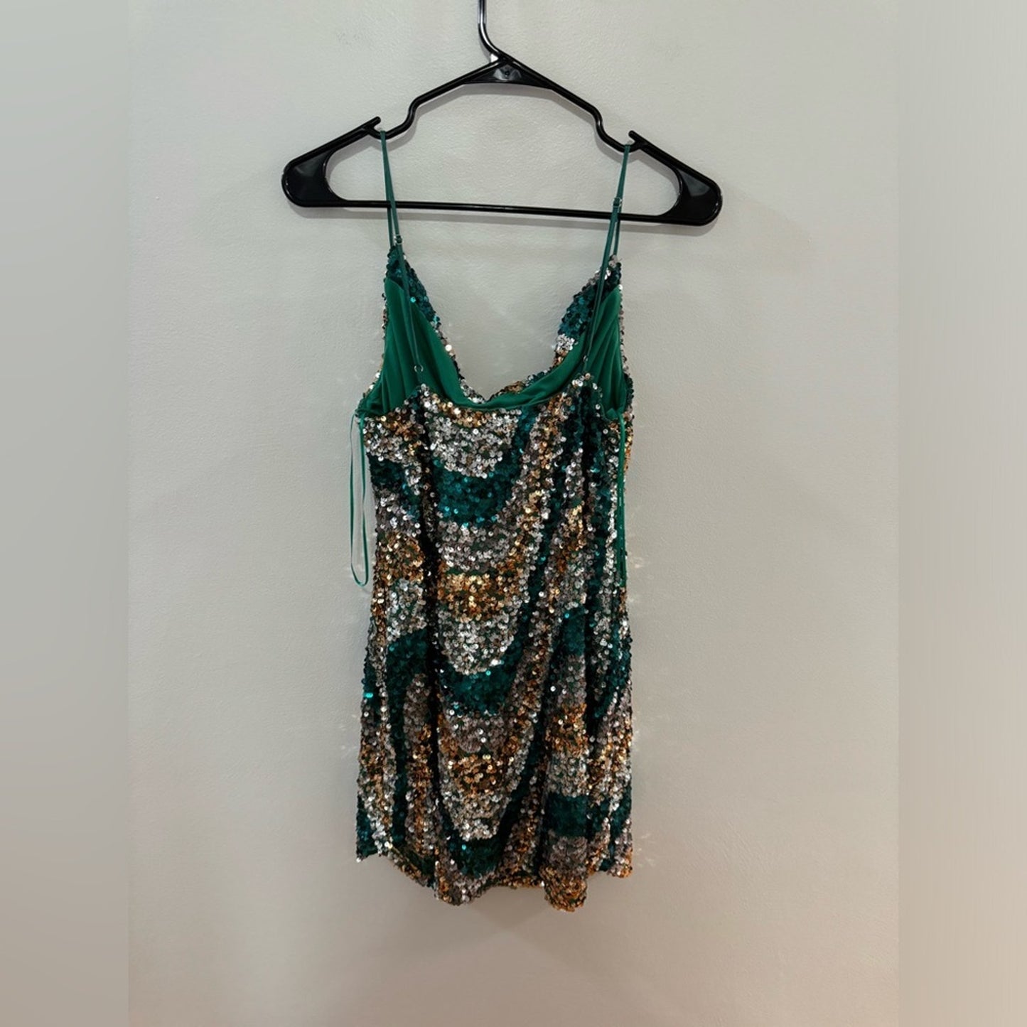 NWT LG Lizzie’s Boutique Green Pattern Sequin Dress