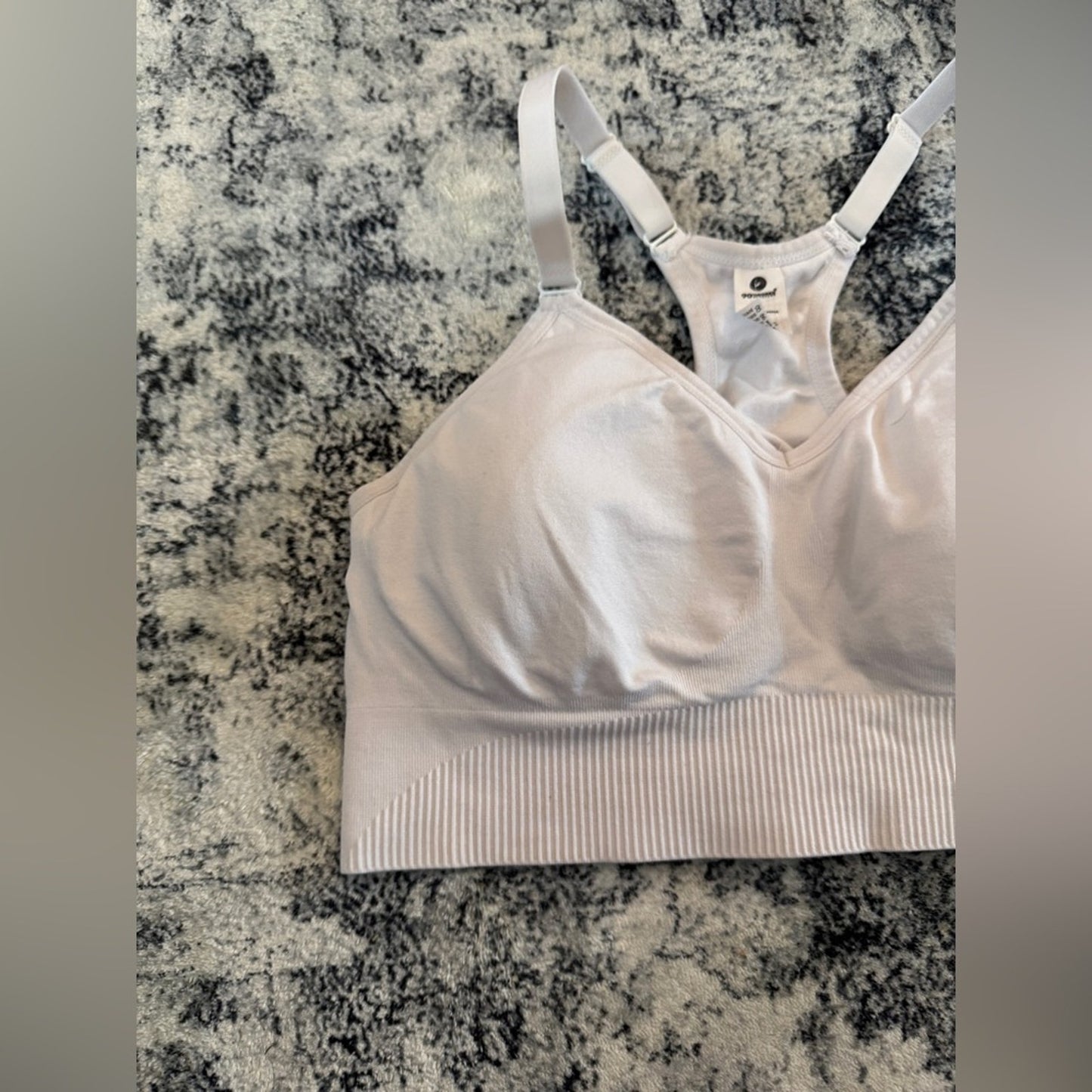 Pre-Owned LG 90 Degree White Sports Bra