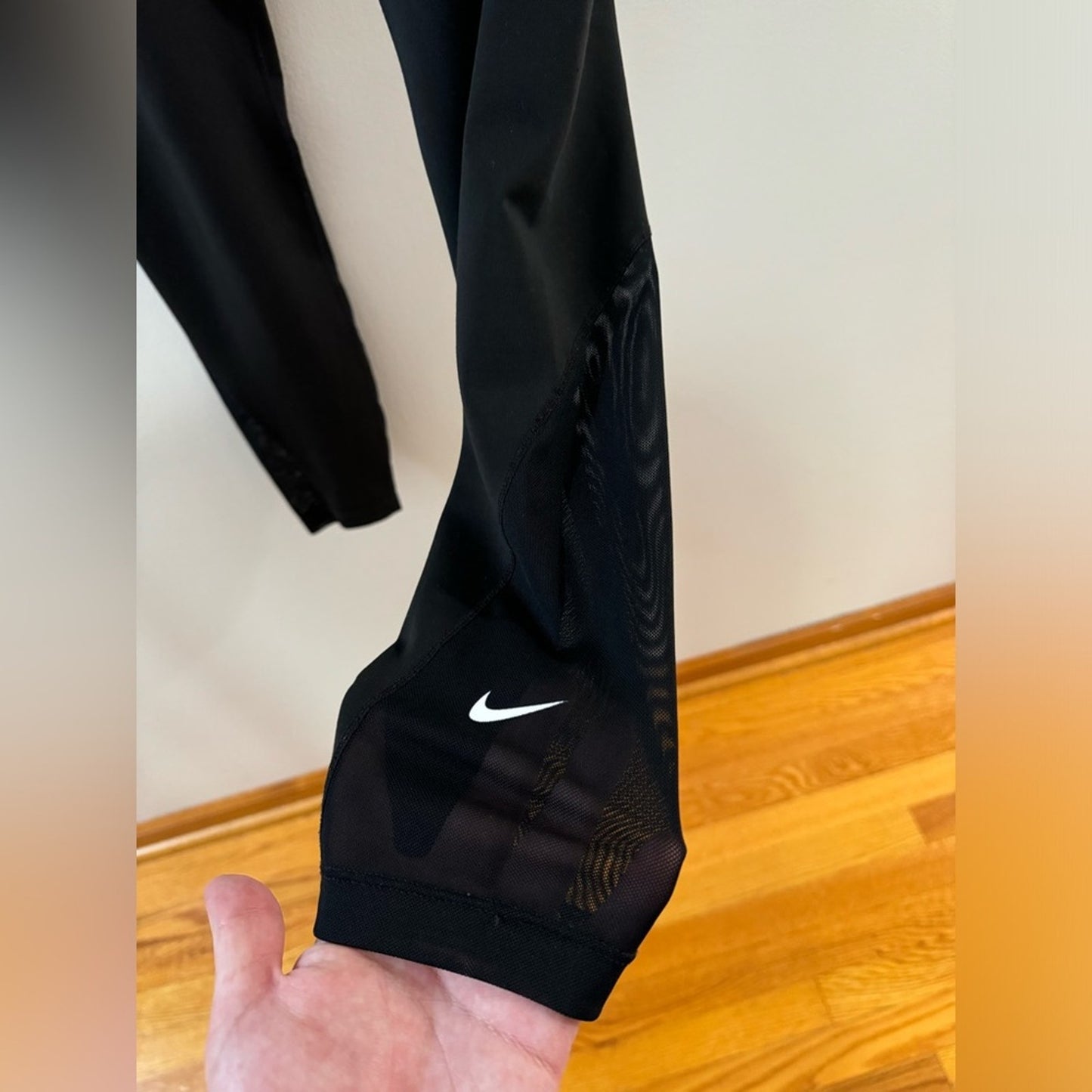 Pre-Owned LG Nike Dri-Fit Black Mesh Leggings