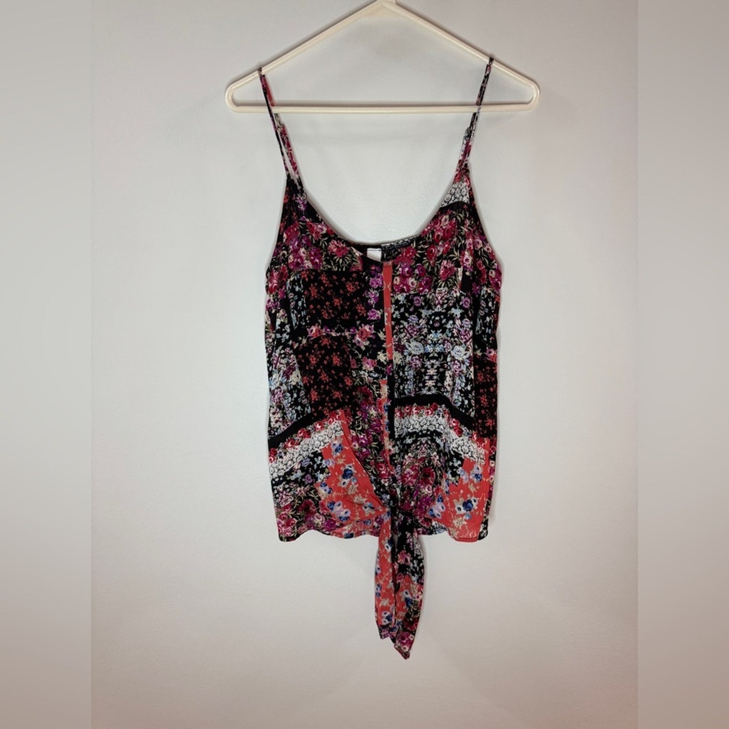 NWT MD CY Fashion Black Floral Pattern Tank Top