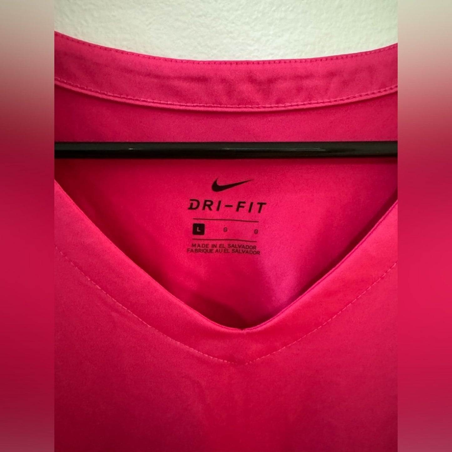 Pre-Owned LG Nike Dri-Fit Pink Vneck Athletic T-Shirt