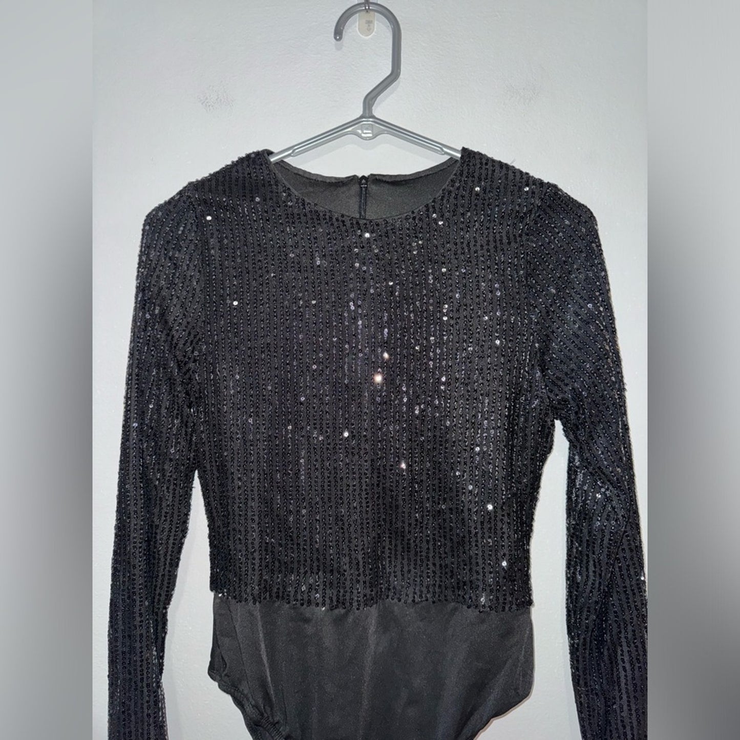 Pre-Owned MD SHEIN Black Sequin Long Sleeve Bodysuit w/Ostrich Feathers