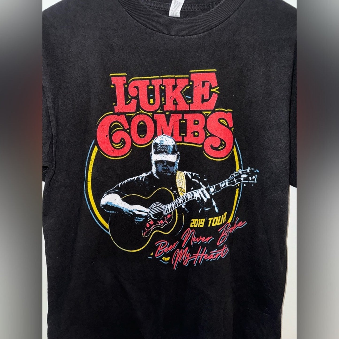 Pre-Owned MD Luke Combs Beer Never Broke My Heart 2019 Tour Band T-Shirt