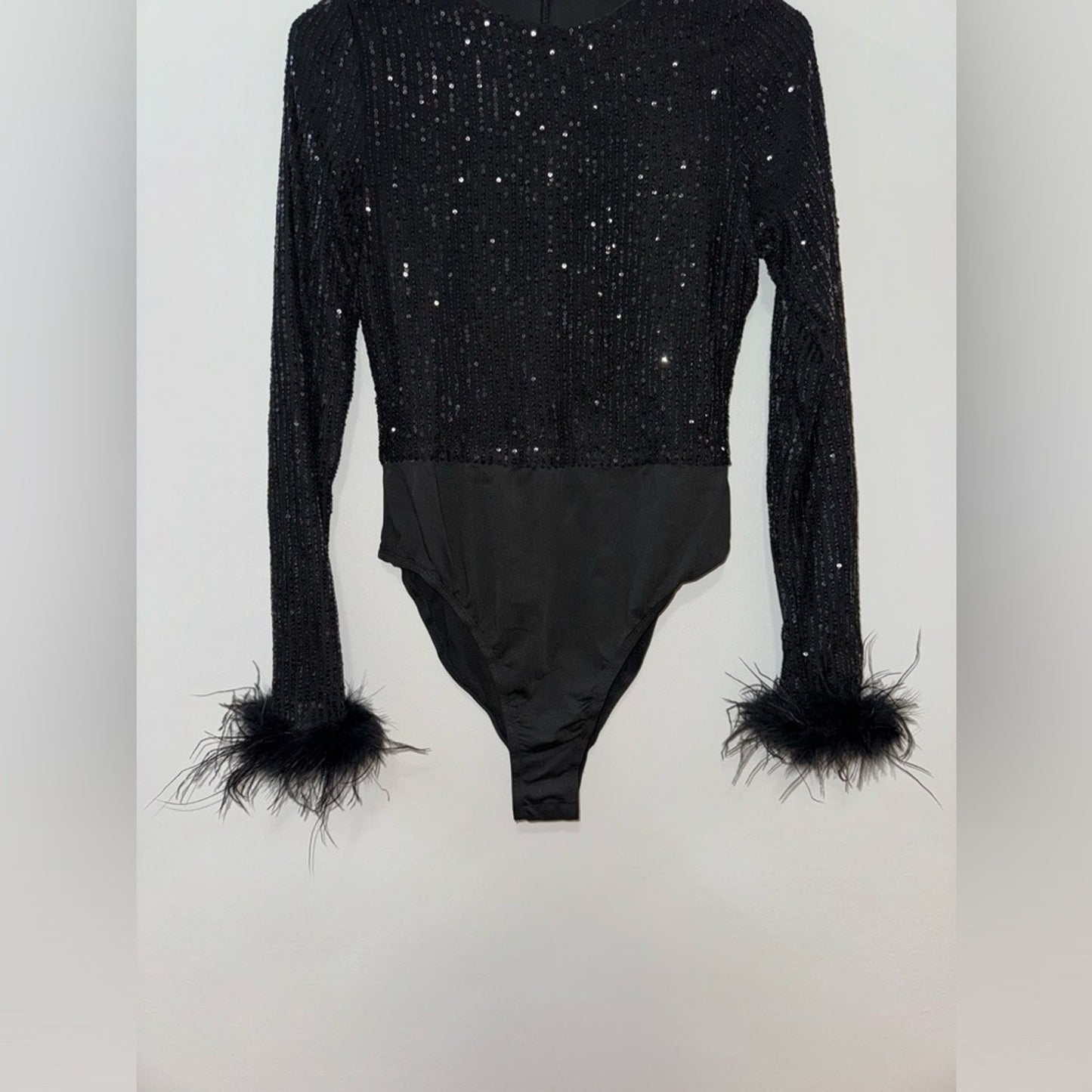 Pre-Owned MD SHEIN Black Sequin Long Sleeve Bodysuit w/Ostrich Feathers