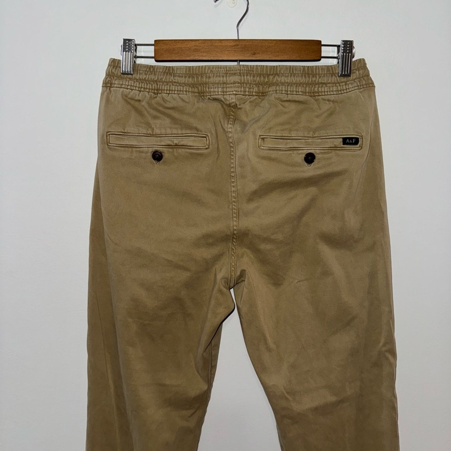 Pre-Owned XS Abercrombie and Fitch Khaki Stretch Chino Joggers