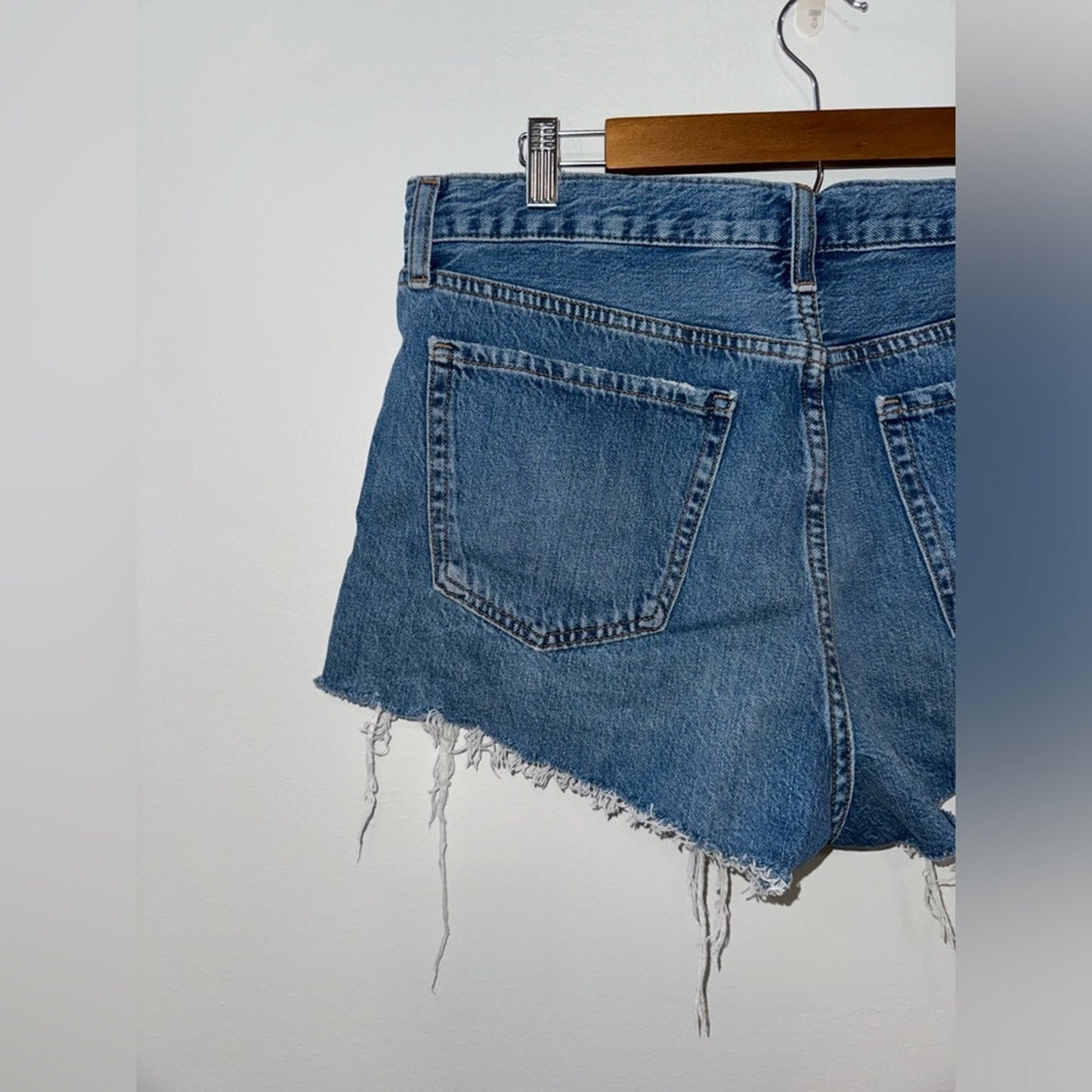 Pre-Owned Size 12 Aeropostale Blue Distressed Boyfriend Jean Shorts