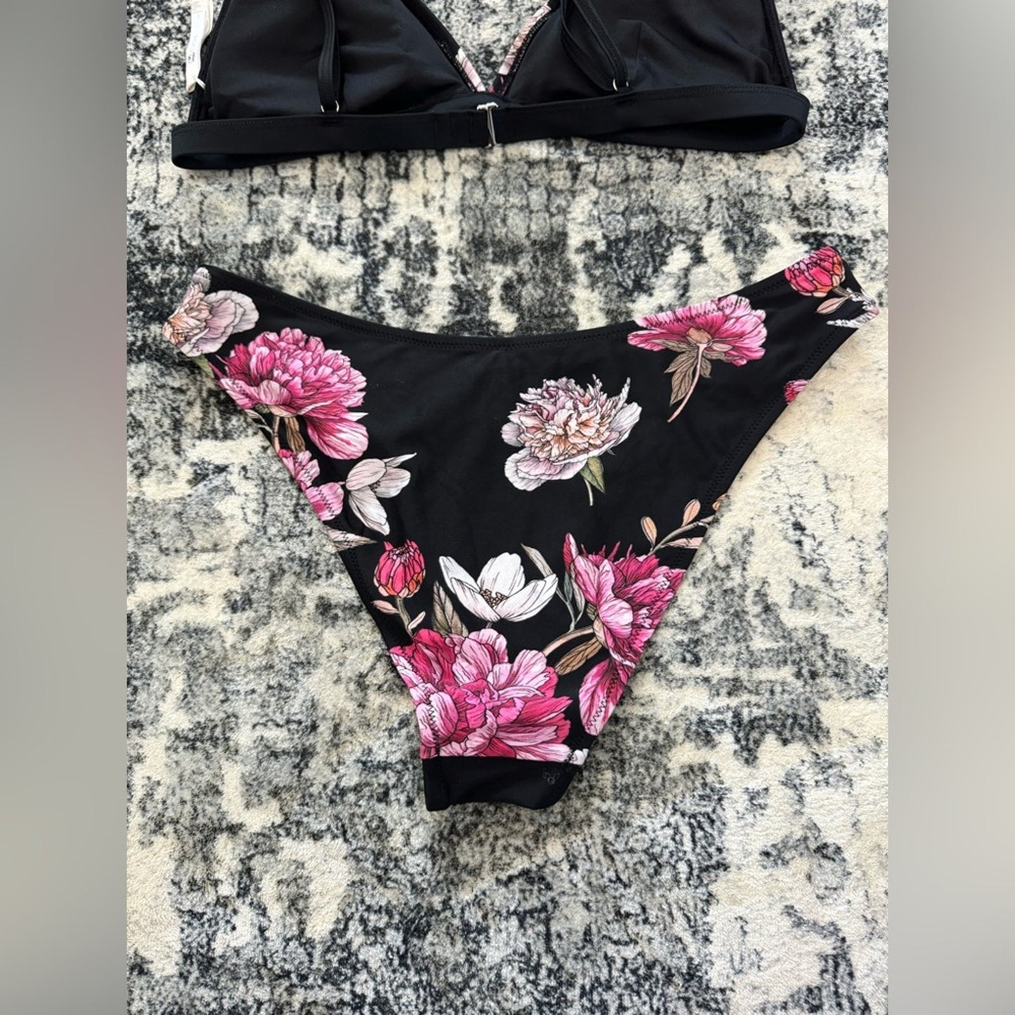 Pre-Owner LG Cupshe Black and Pink Floral Bikini Top and Bottom Set