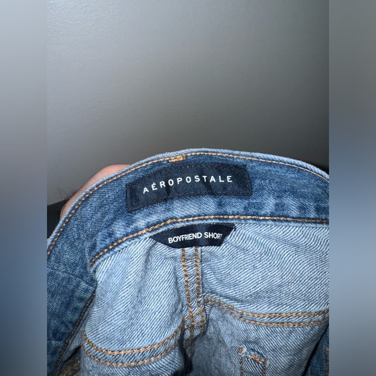 Pre-Owned Size 10 Aeropostale Blue Distressed Boyfriend Jean Shorts