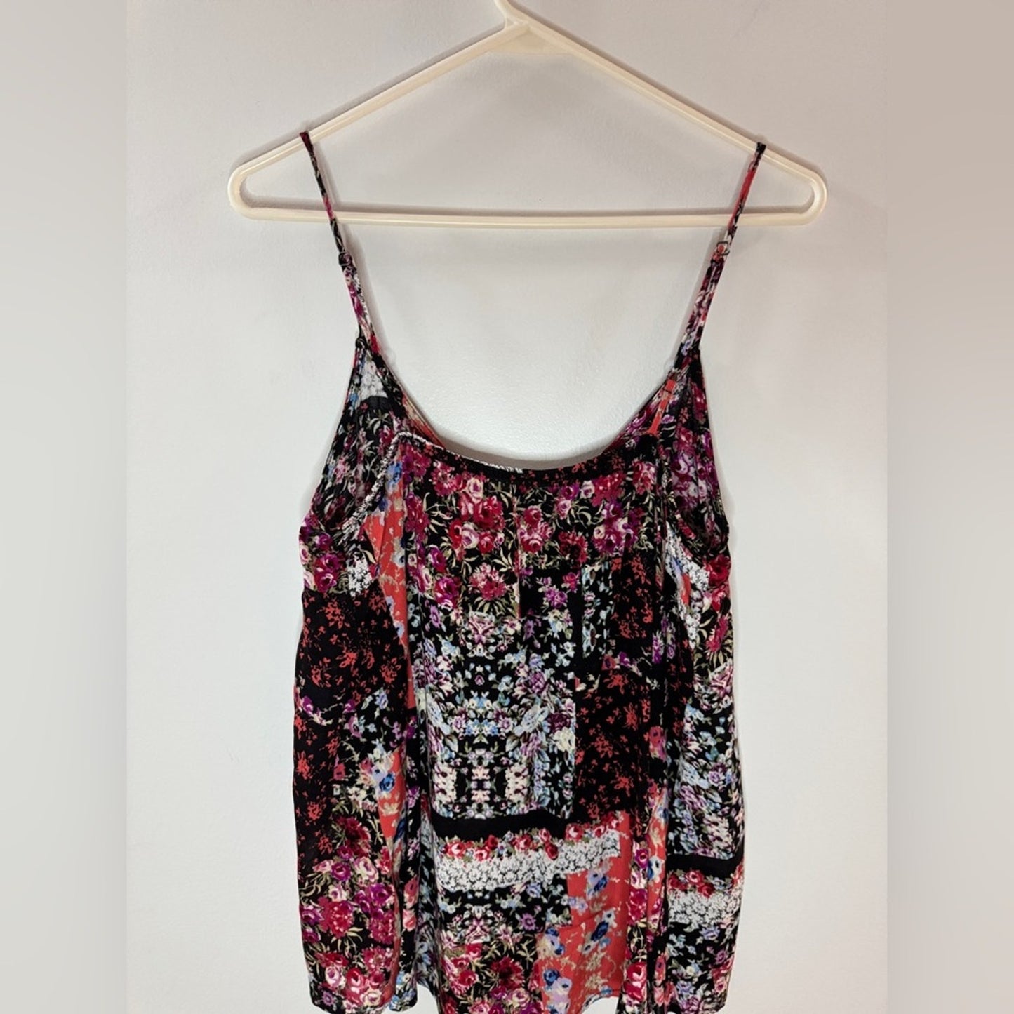 NWT MD CY Fashion Black Floral Pattern Tank Top