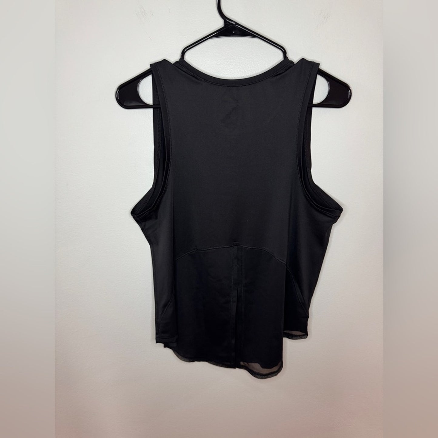 Pre-Owned SM Avia Black Athletic Mesh Tank Top