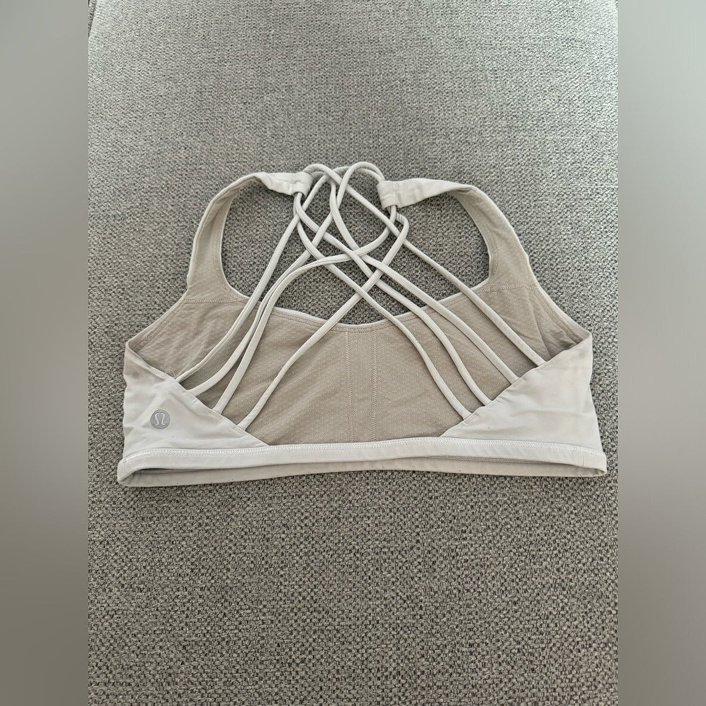 Pre-Owned Size 8 Lululemon Free to be bra white