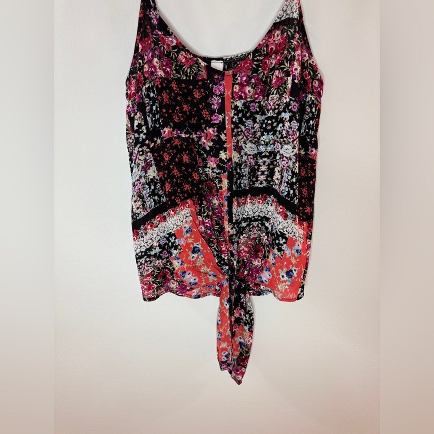 NWT MD CY Fashion Black Floral Pattern Tank Top