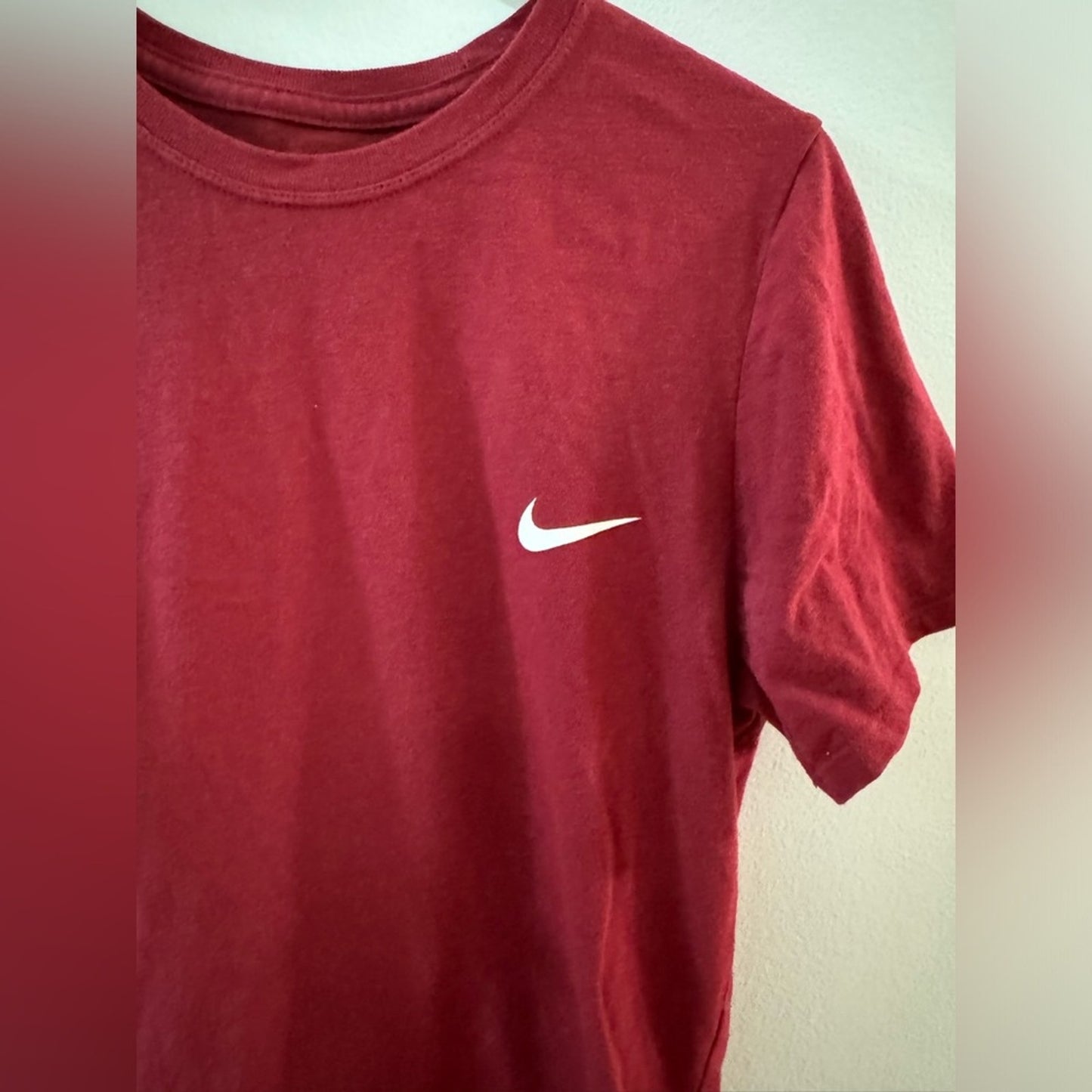 Pre-Owned MD Nike Dri-Fit Athletic Cut Red T-Shirt