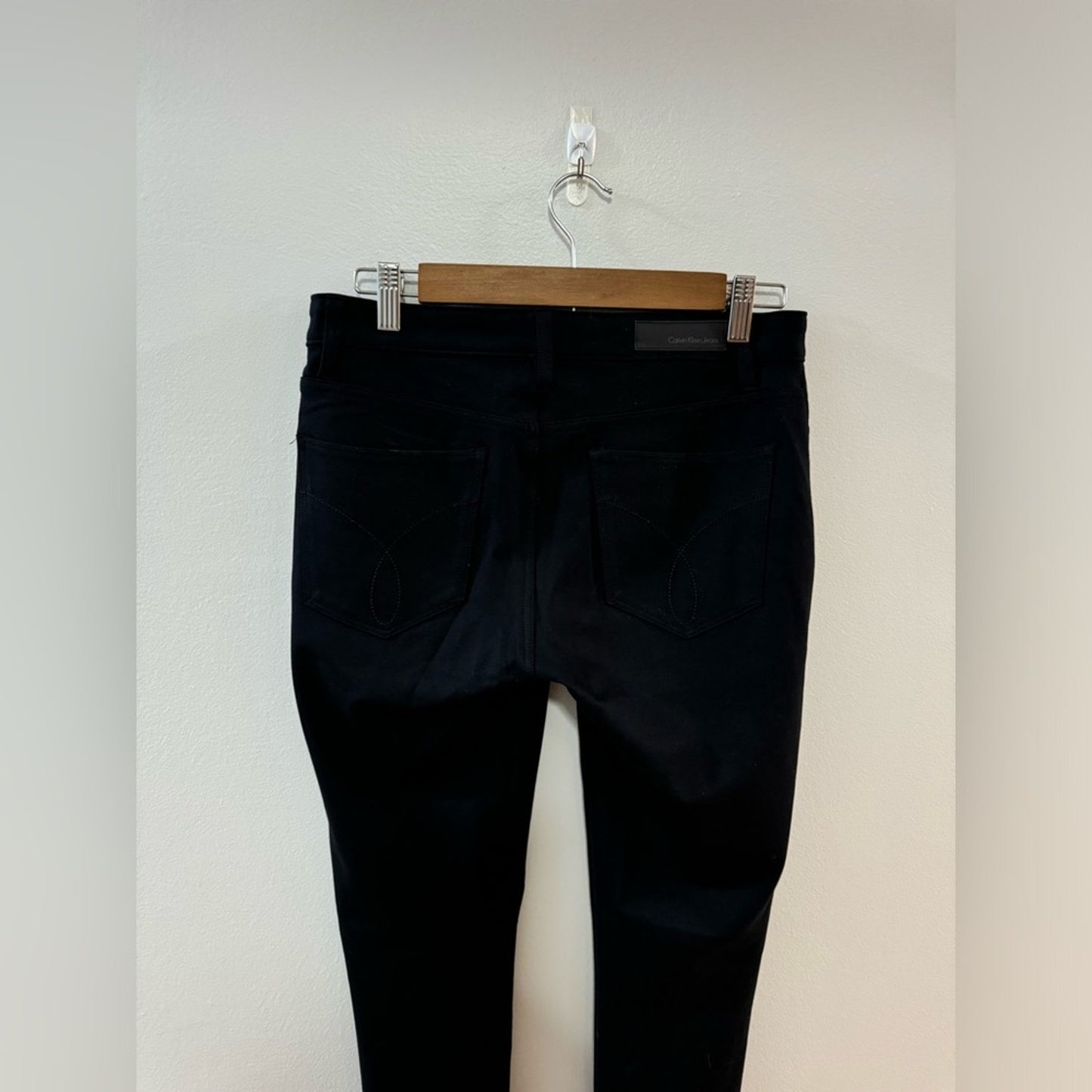 Pre-Owned Size 6 Calvin Klein Jeans Black Pants