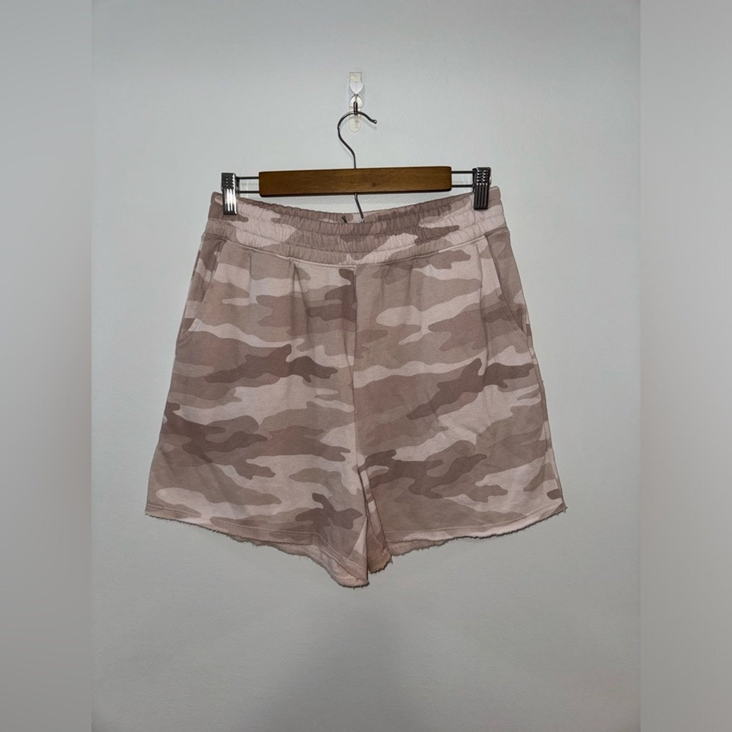 Pre-Owned SM American Eagle Pink Camo Cutoff Shorts