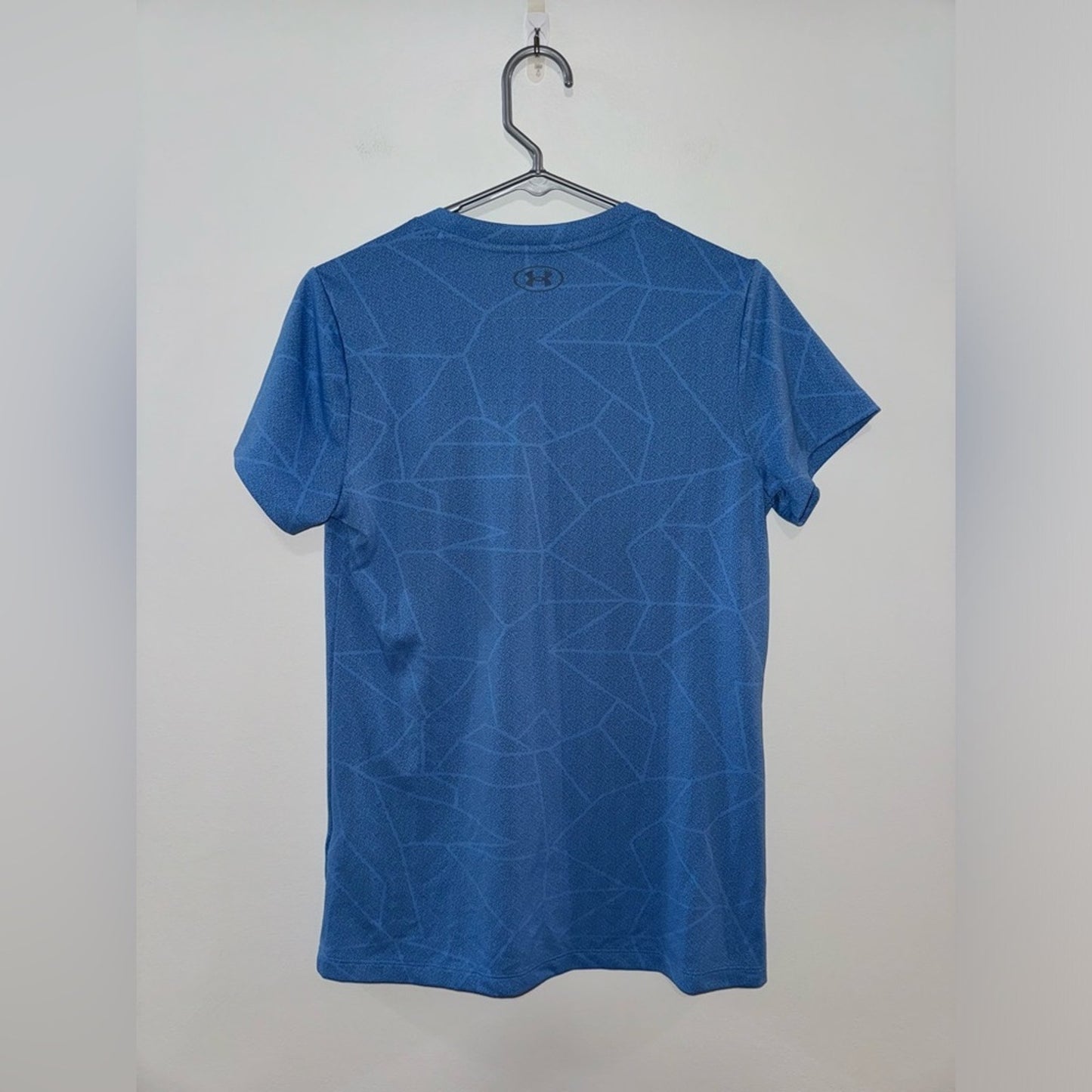 Pre-Owned MD Under Armour Blue Geometric V-Neck T-Shirt