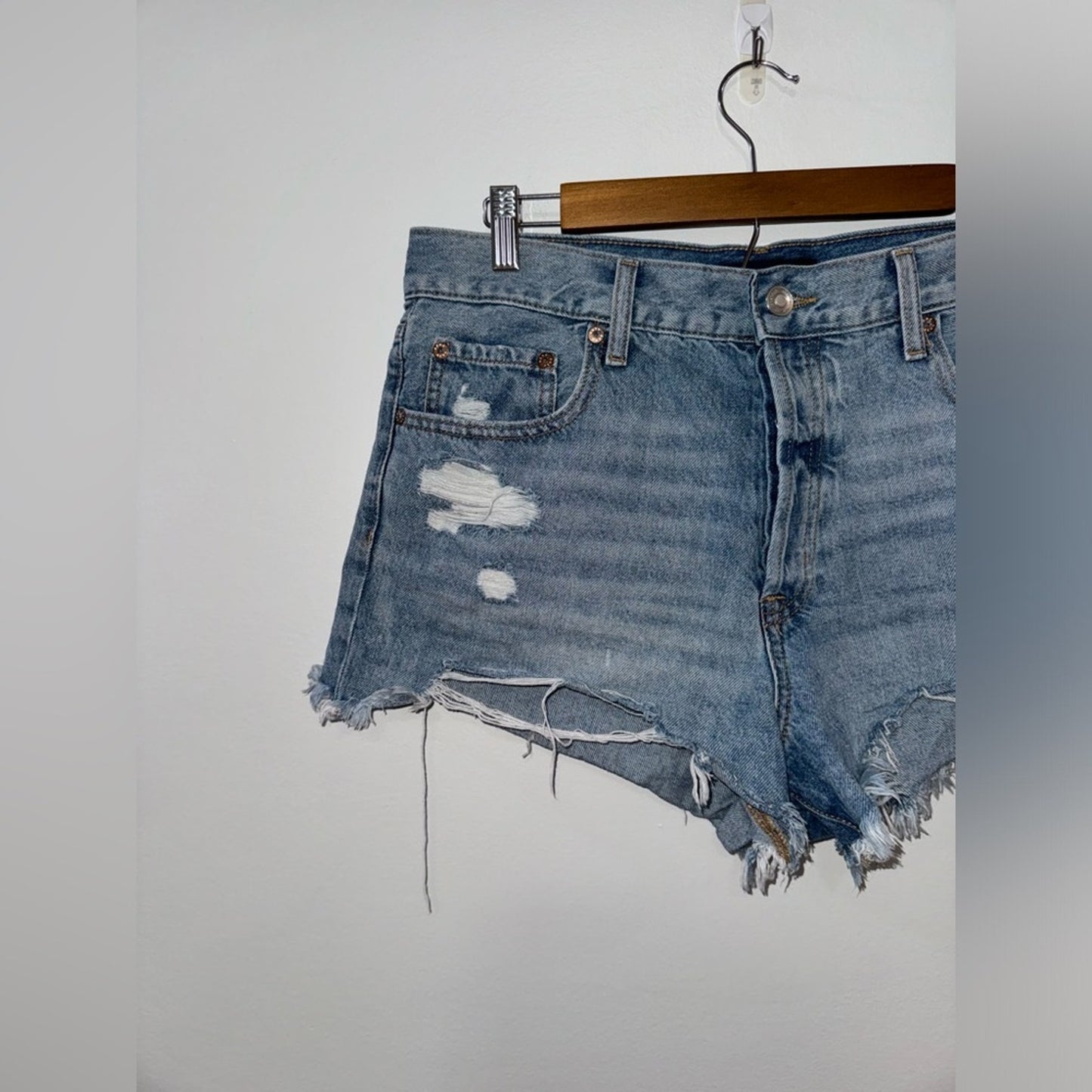 Pre-Owned Size 10 Aeropostale Blue Distressed Boyfriend Jean Shorts