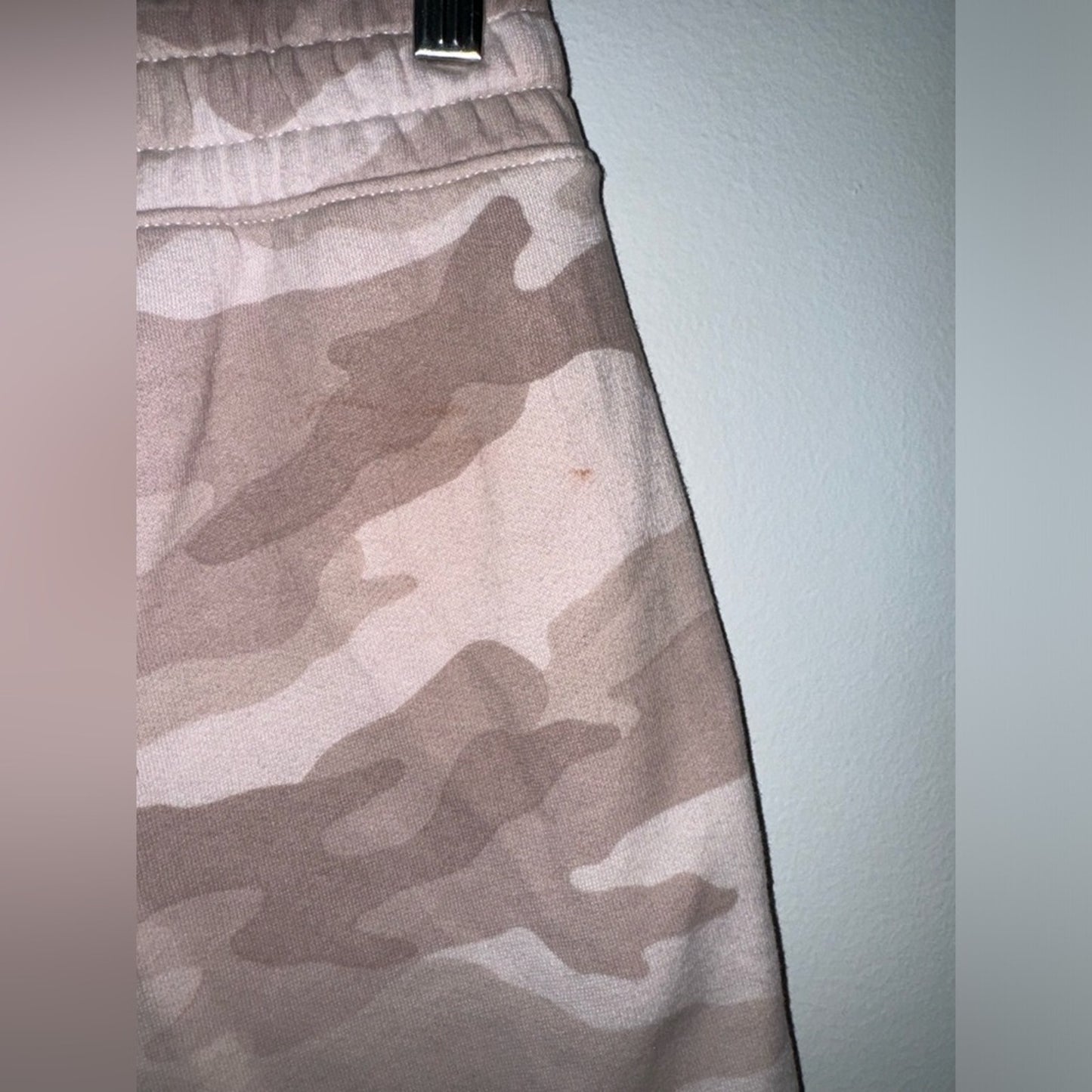 Pre-Owned SM American Eagle Pink Camo Cutoff Shorts