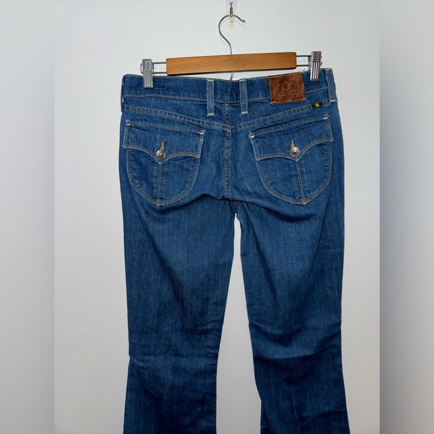 Pre- Owned Size 4/27 Lucky Brand Blue Charlie Flare Jeans