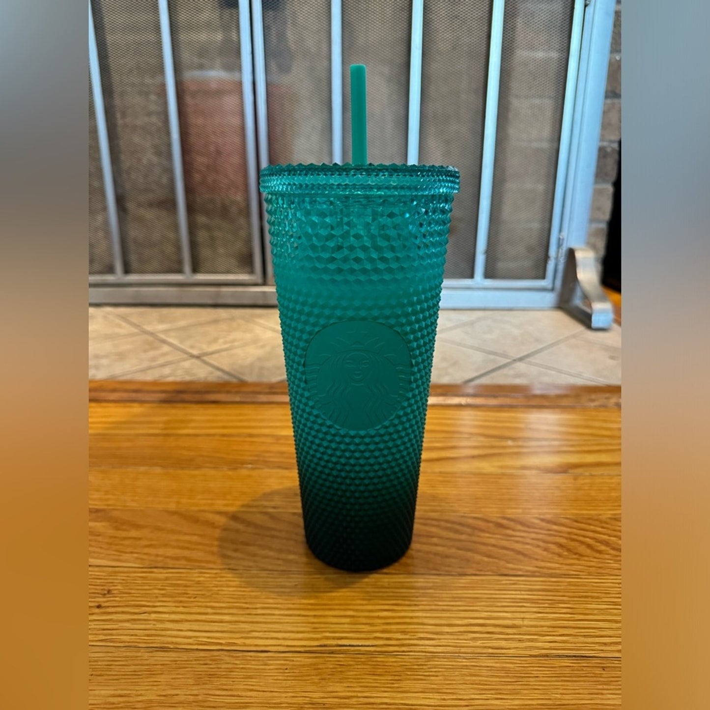 Pre-Owned Starbucks 2022 Waxberry Mint Green Ombré Tumbler