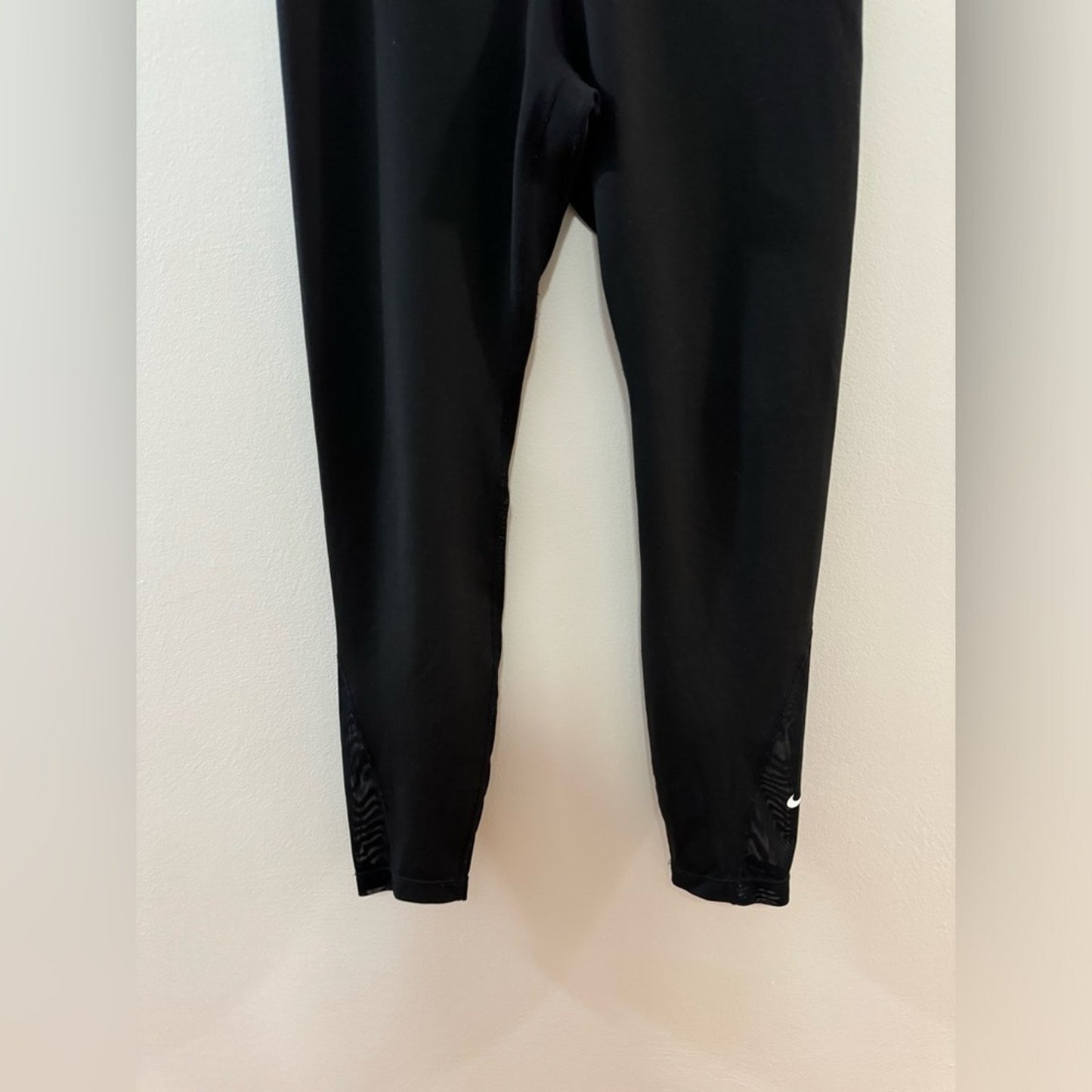 Pre-Owned LG Nike Dri-Fit Black Mesh Leggings