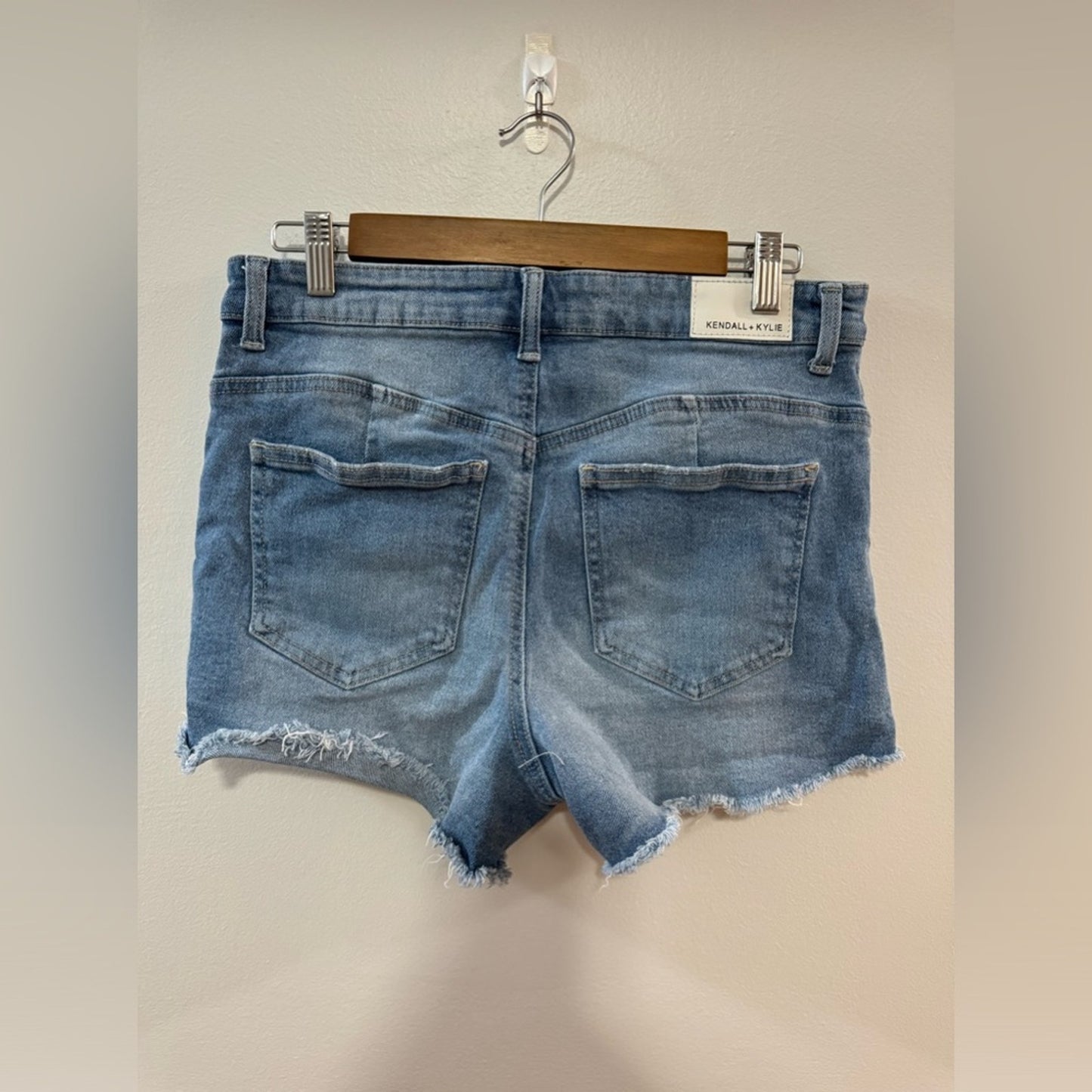 Pre-Owned Size 11 Kendall + Kylie The Icon Short Light Blue Jean Shorts