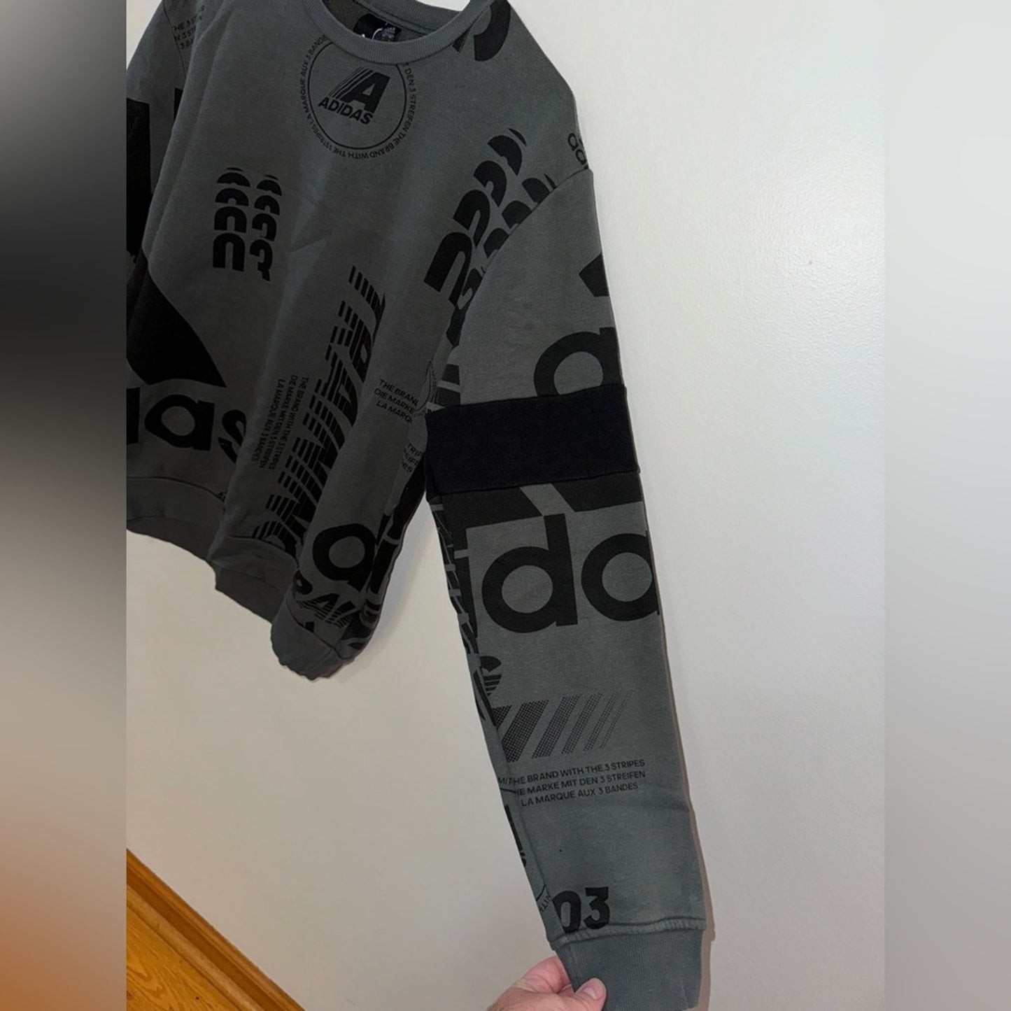 Pre-Owned MD Adidas Grey and Black Graphic Logo All Over Crewneck Shirt