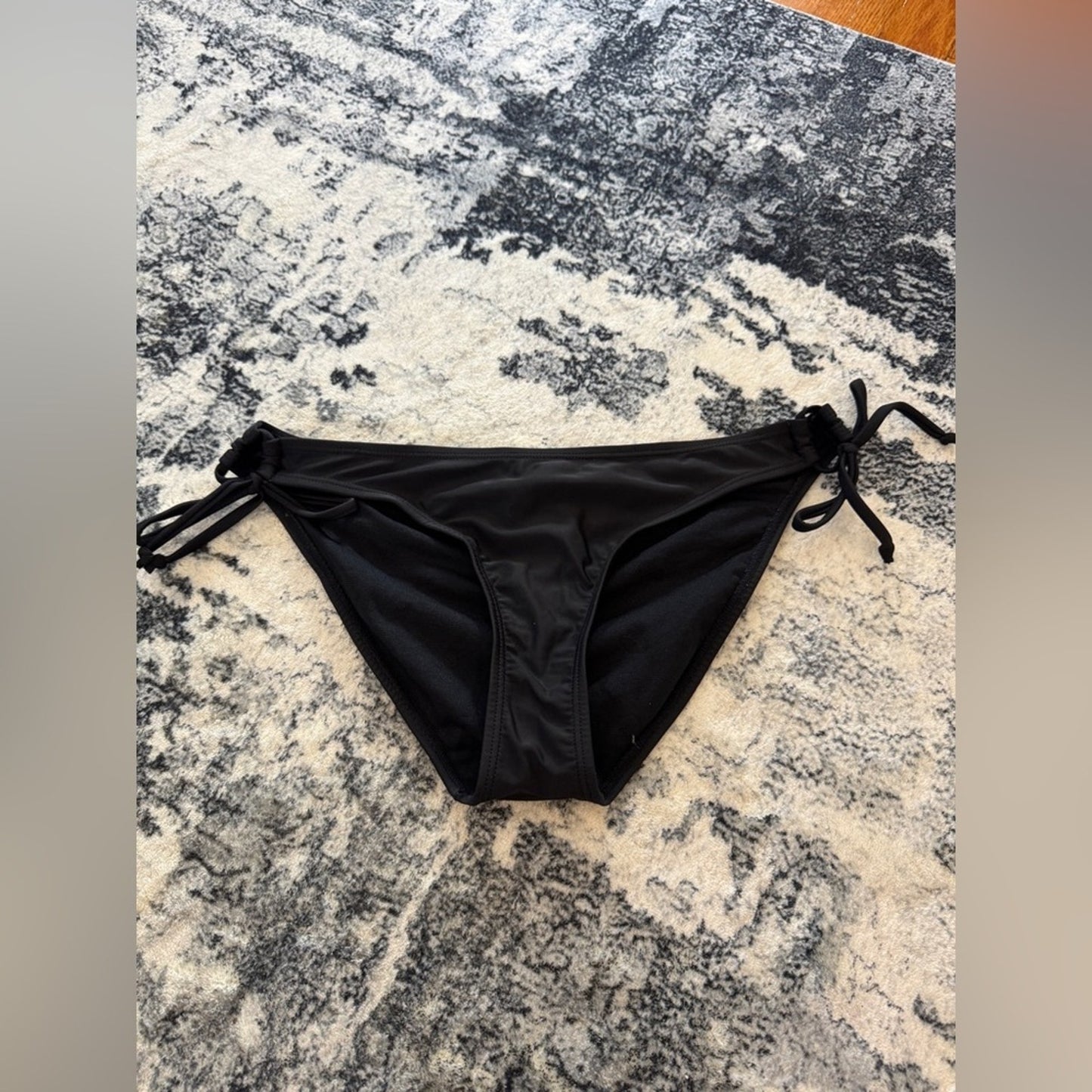 Pre-Owned LG YMI Black Side Tie Bikini Bottom