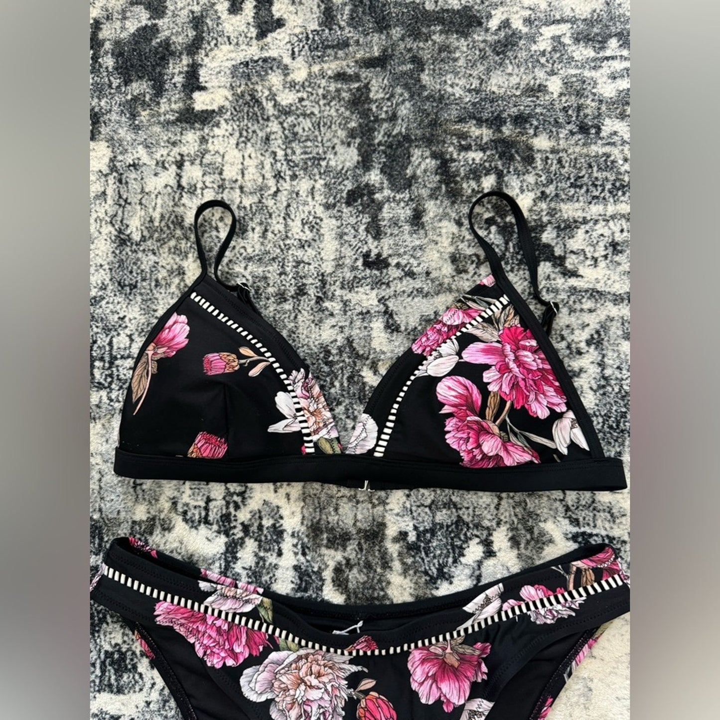 Pre-Owner LG Cupshe Black and Pink Floral Bikini Top and Bottom Set