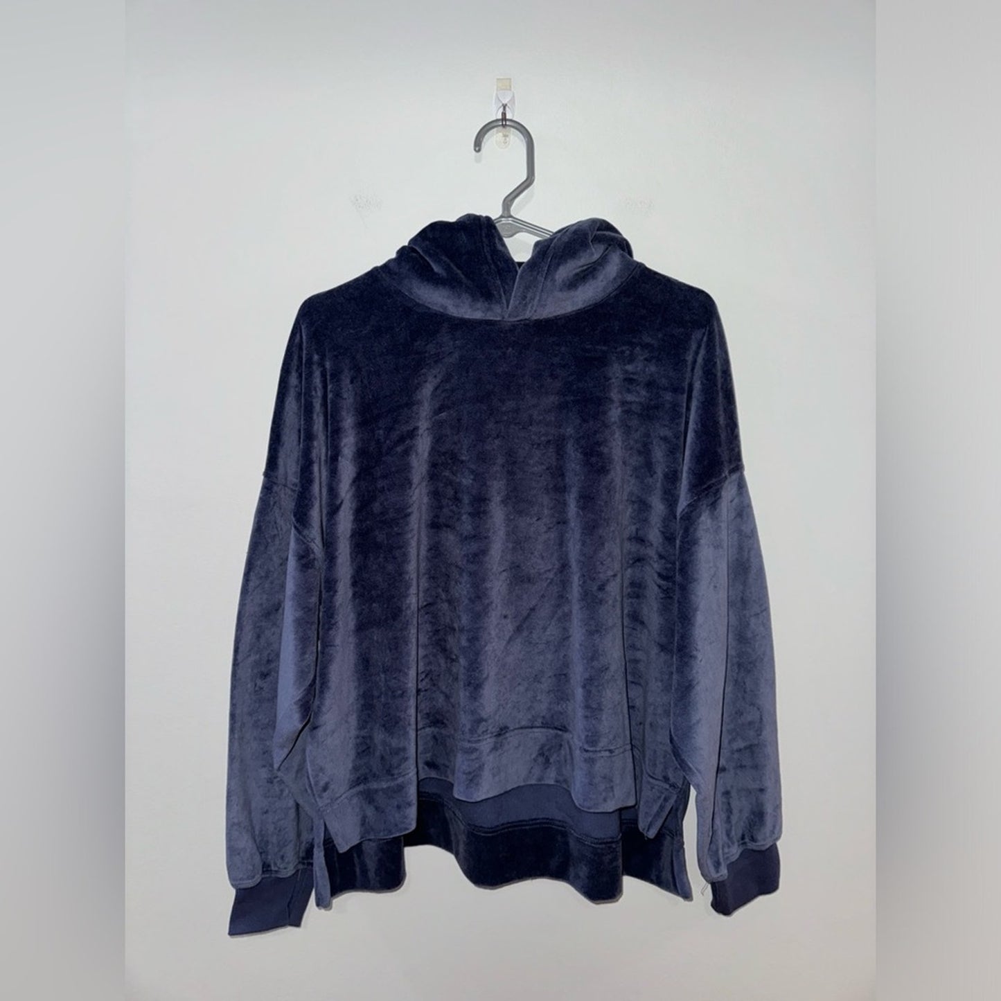 NWT MD Aerie Dark Blue Velour Cropped Hoodie