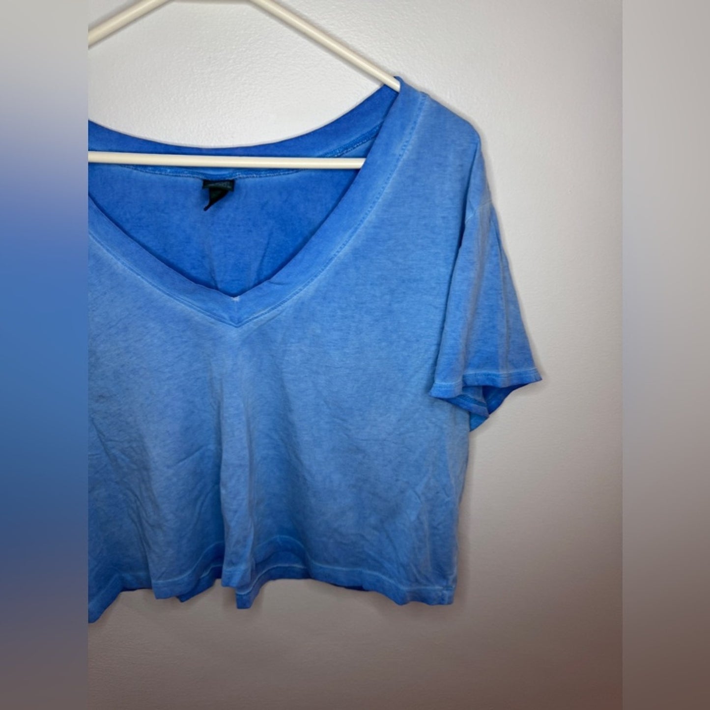 Pre-Owned XL Wild Fable Blue Distressed V-neck Cropped T-Shirt