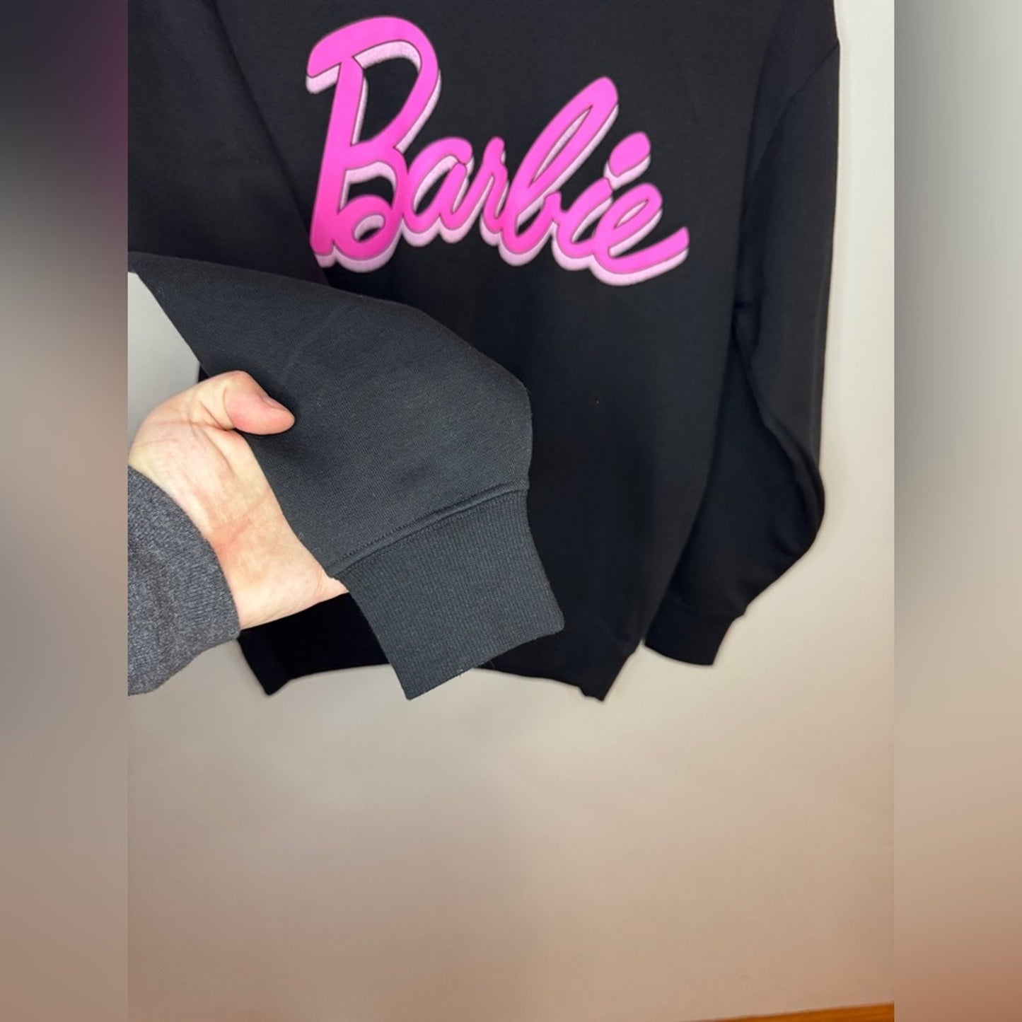 Pre-Owned SM Barbie Pink Logo Black Crewneck Sweatshirt