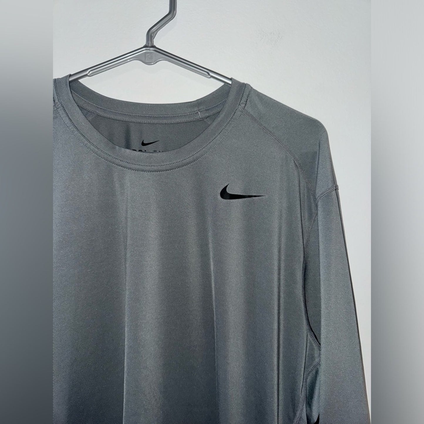 Pre-Owned XL Nike Dri-Fit Grey Fitted Long Sleeve Shirt