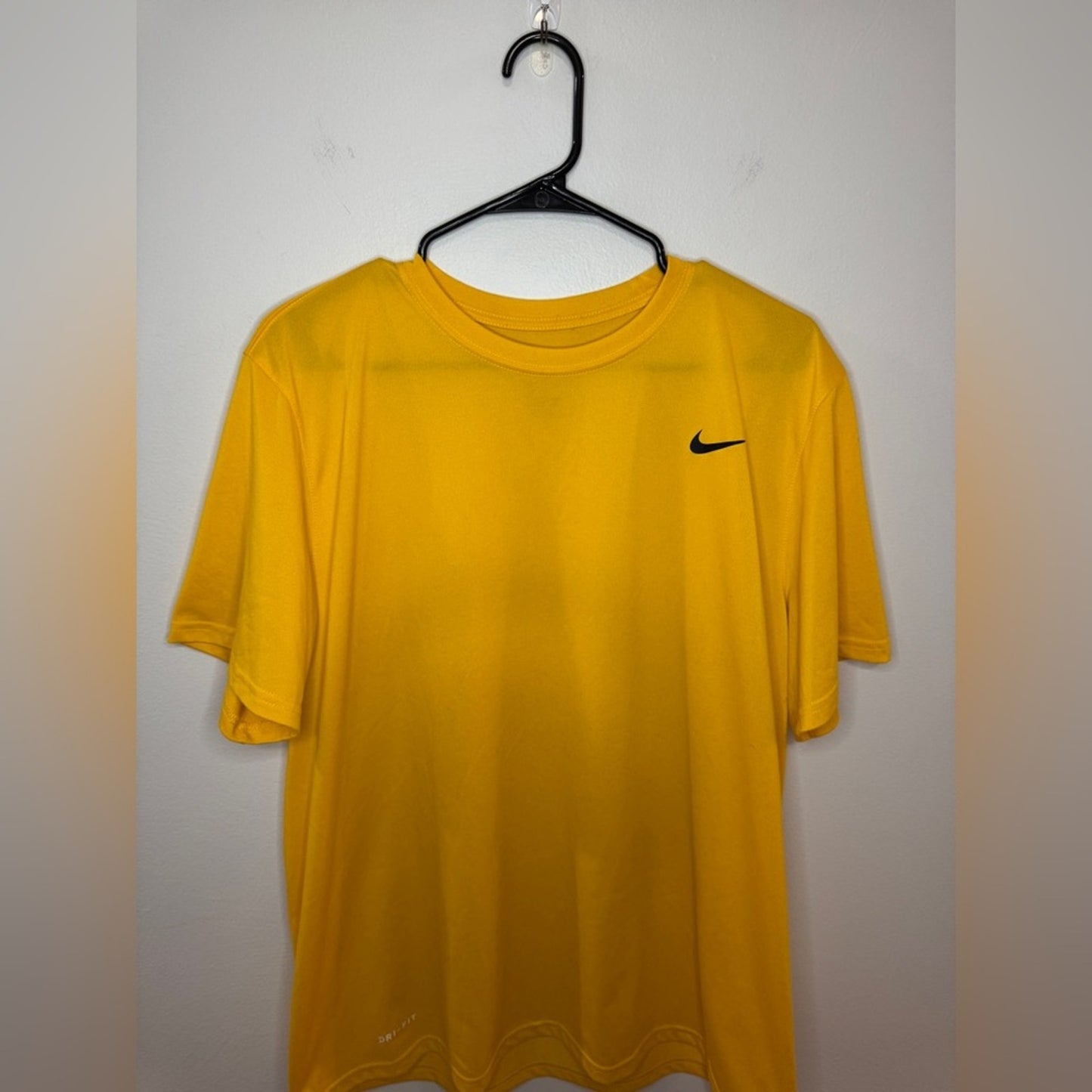 Pre-Owned XL Nike Yellow Dri-Fit The Nike Tee T-Shirt