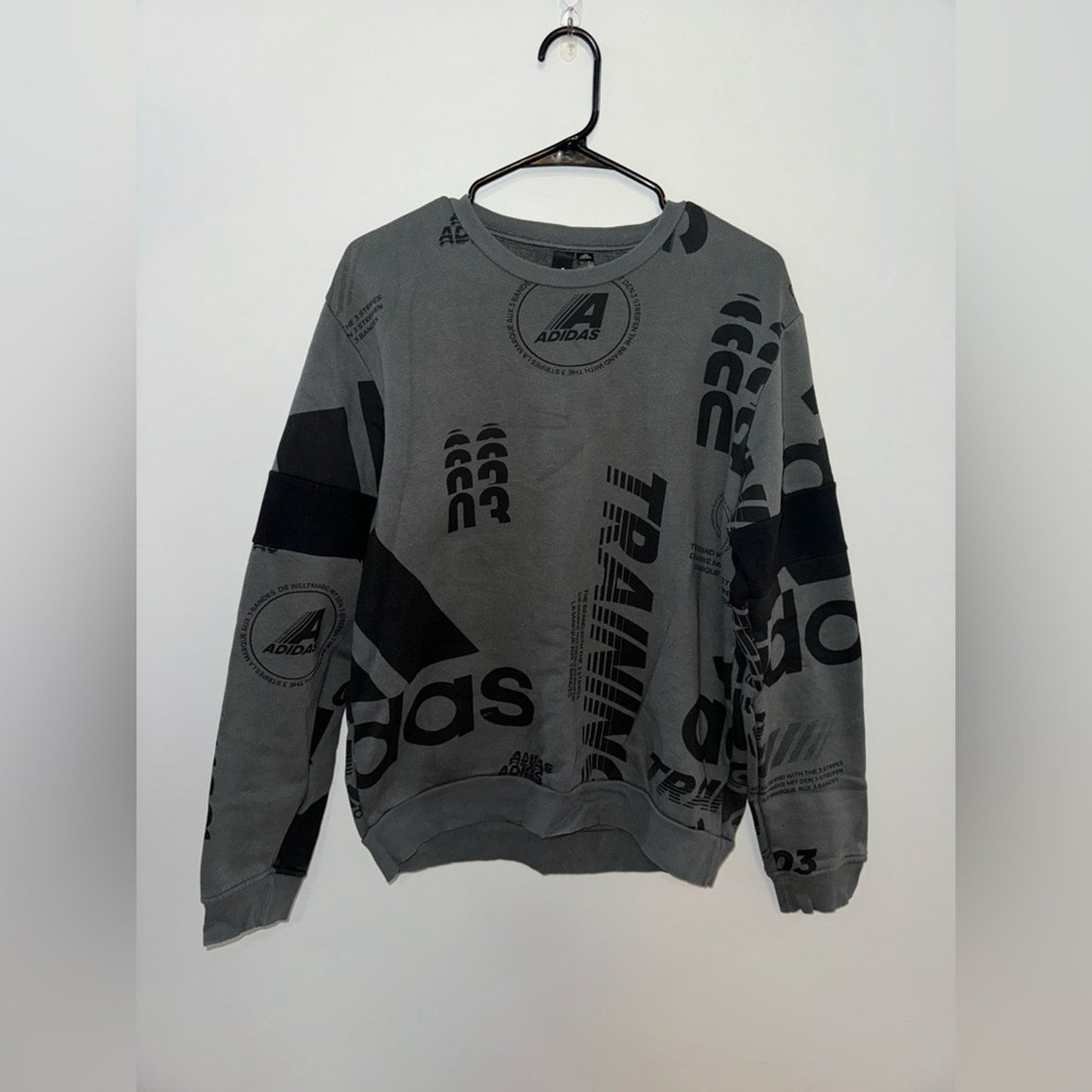 Pre-Owned MD Adidas Grey and Black Graphic Logo All Over Crewneck Shirt