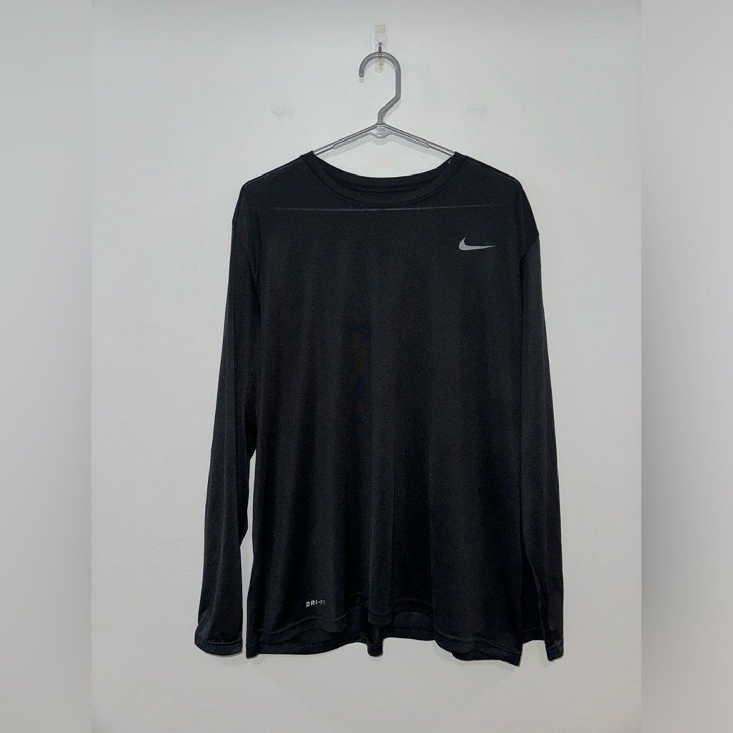 Pre-Owned XL Nike Dri-Fit Athletic Cut Black Workout Shirt