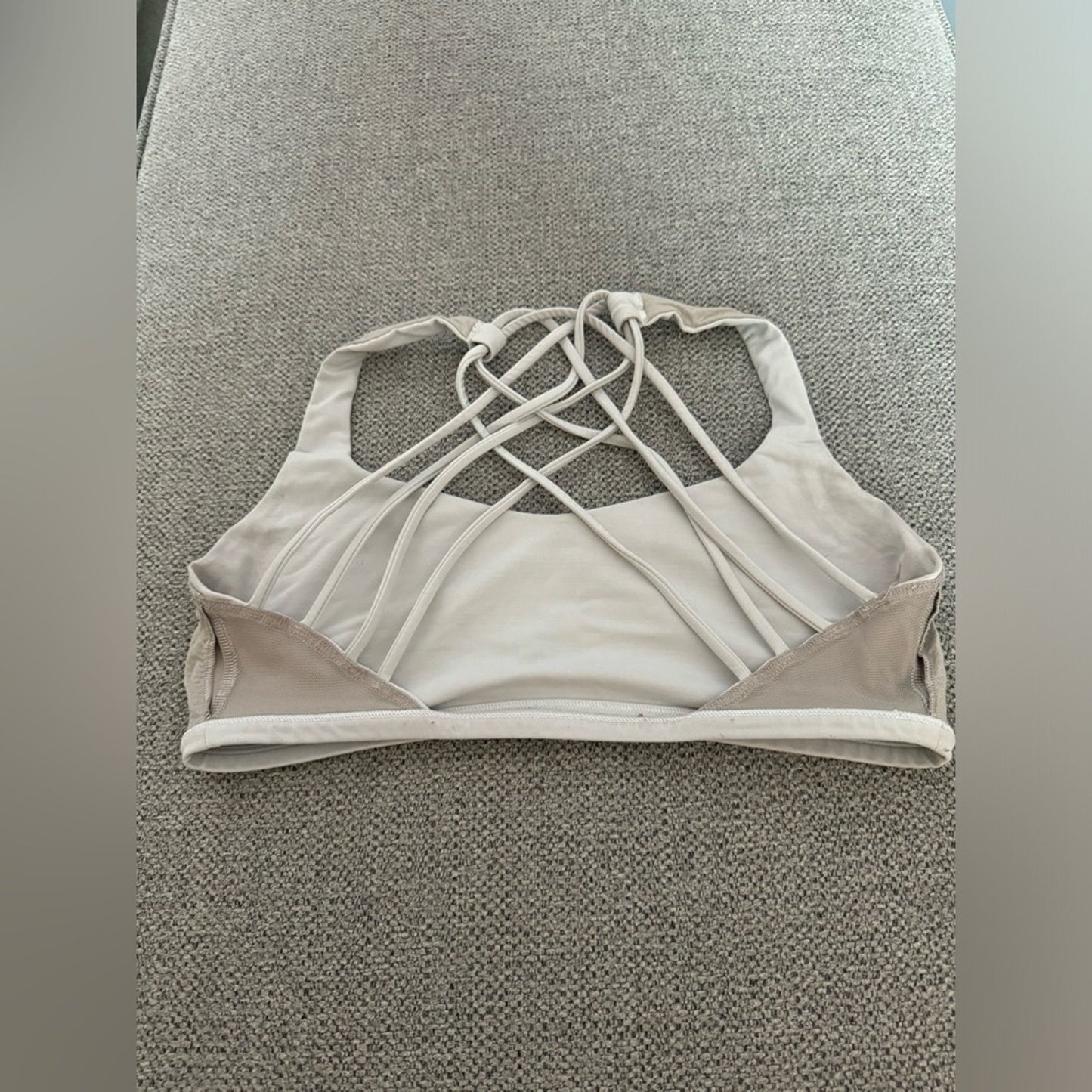 Pre-Owned Size 8 Lululemon Free to be bra white