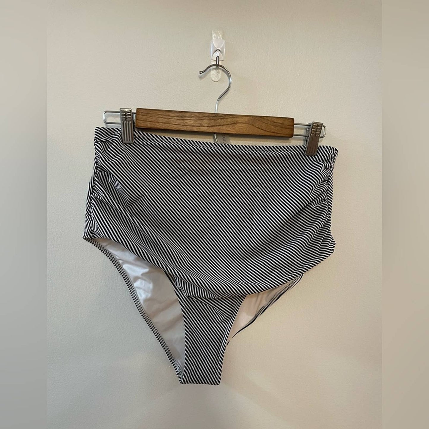 XL Cupshe Black/White Striped Bikini Bottom