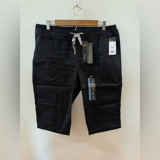 NWT Size 14 Lee Relaxed Fit Cargo Capris Mid-Rise Skimmer